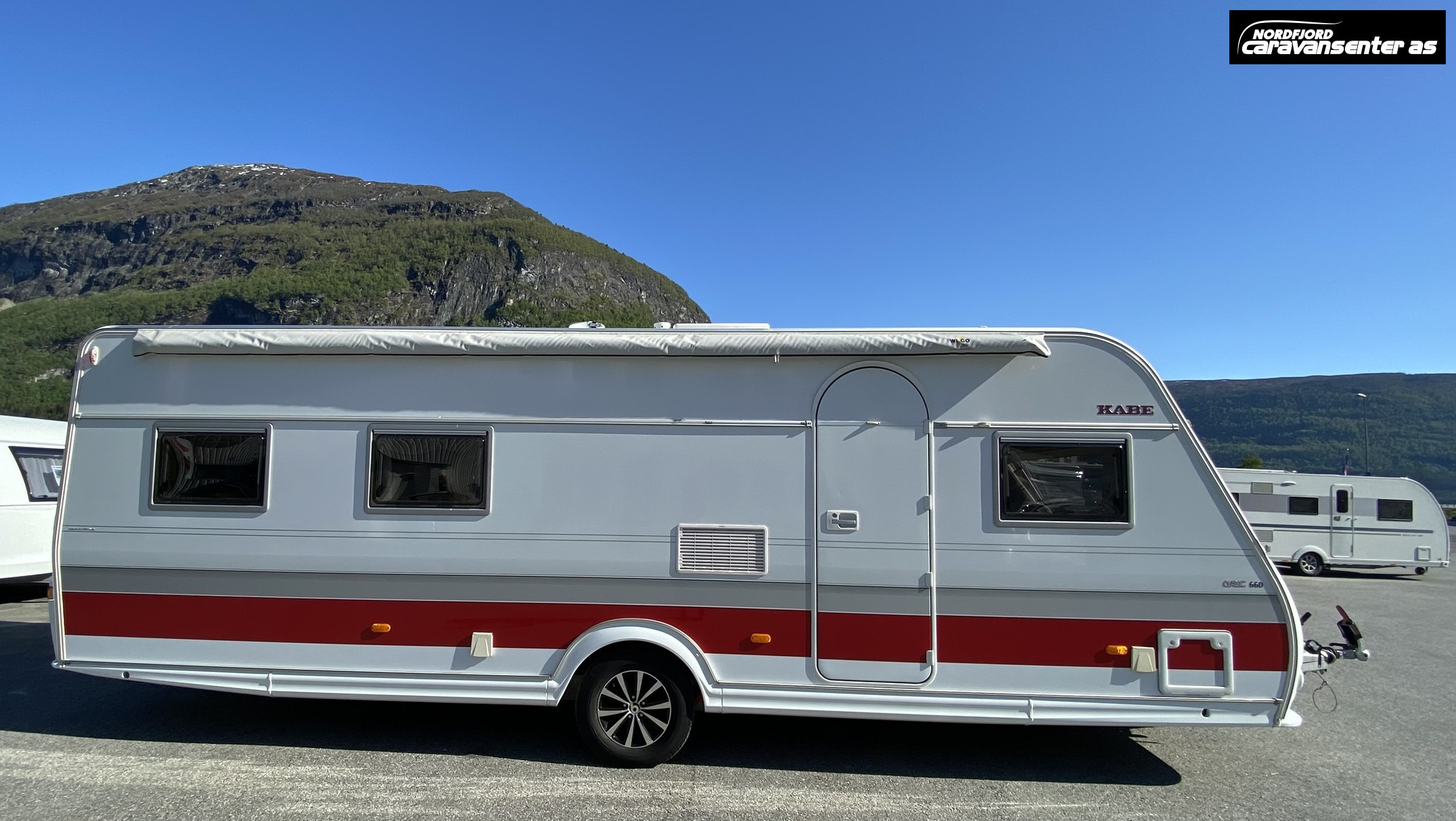 Classic 660 DGDL KS.    Flott og velholdt familievogn med 7 sengeplasser. - KABE