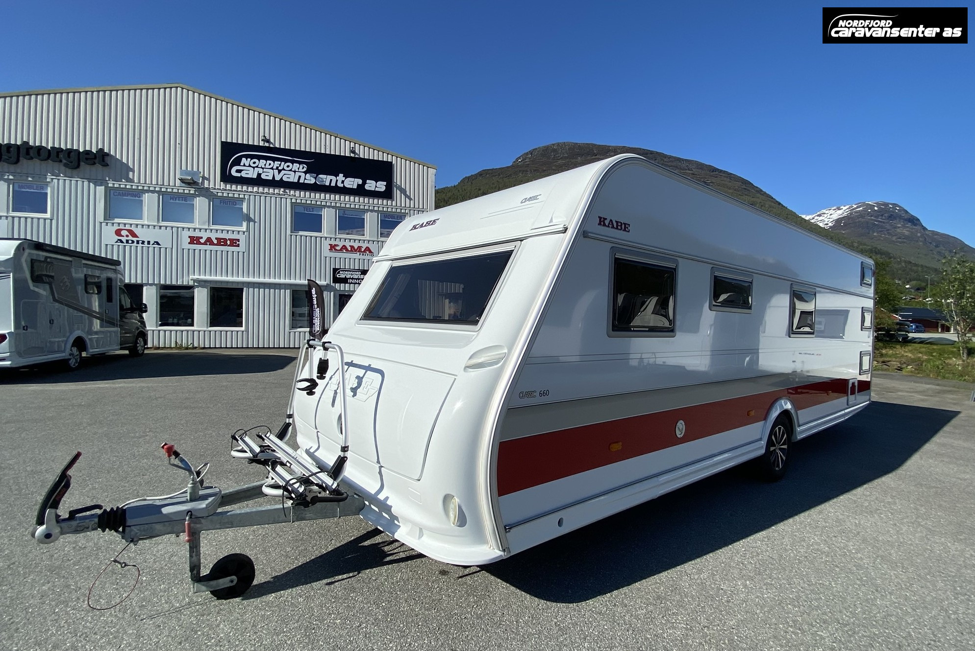 KABE Classic 660 DGDL KS.    Flott og velholdt familievogn med 7 sengeplasser. - KABE