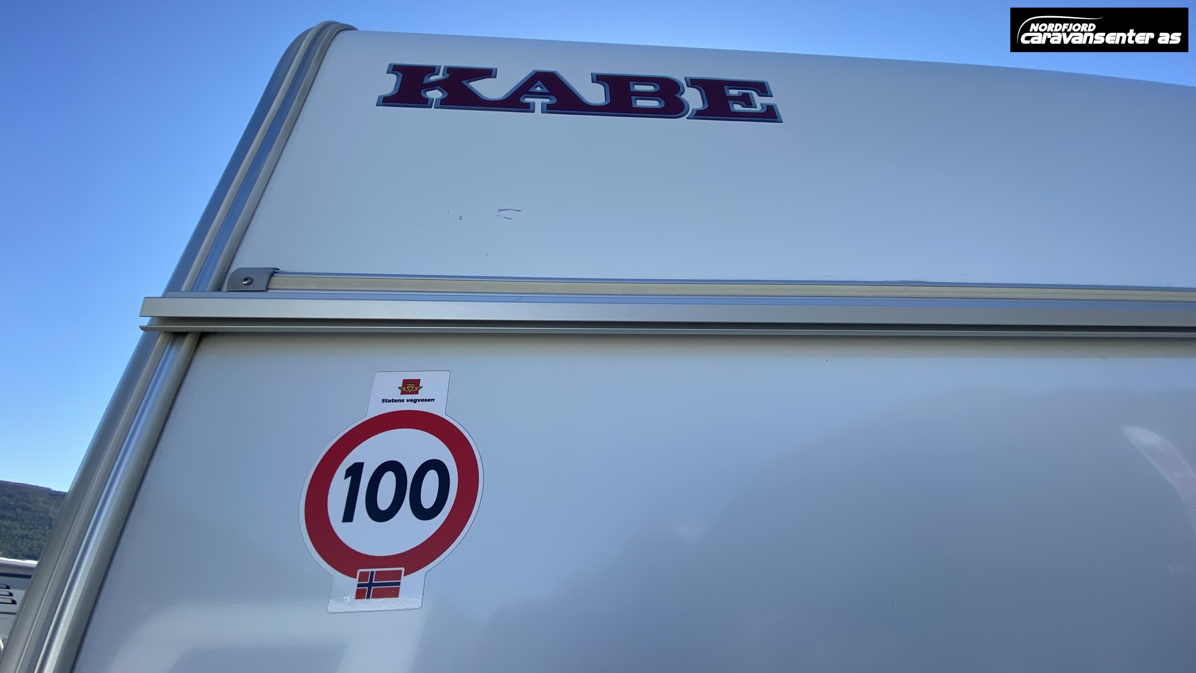 KABE Classic 660 DGDL KS.    Flott og velholdt familievogn med 7 sengeplasser. - KABE