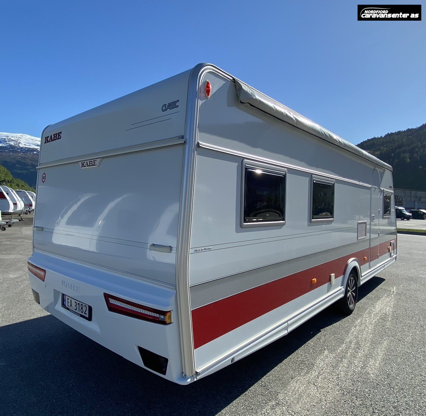 KABE Classic 660 DGDL KS.    Flott og velholdt familievogn med 7 sengeplasser. - KABE