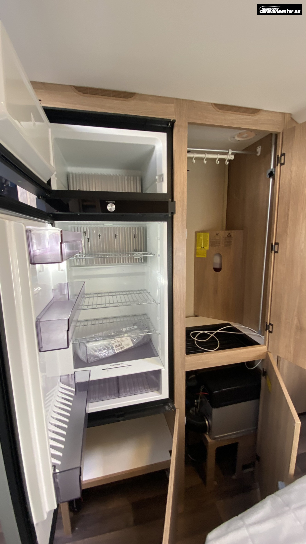 KABE Classic 660 DGDL KS.    Flott og velholdt familievogn med 7 sengeplasser. - KABE