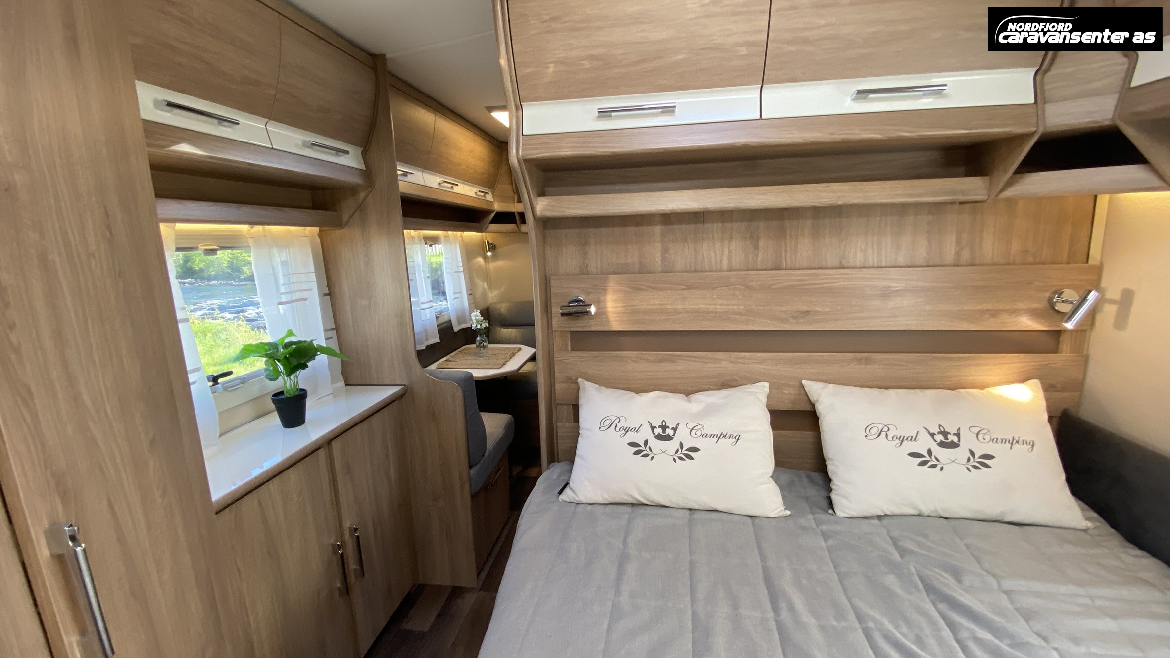 KABE Classic 660 DGDL KS.    Flott og velholdt familievogn med 7 sengeplasser. - KABE