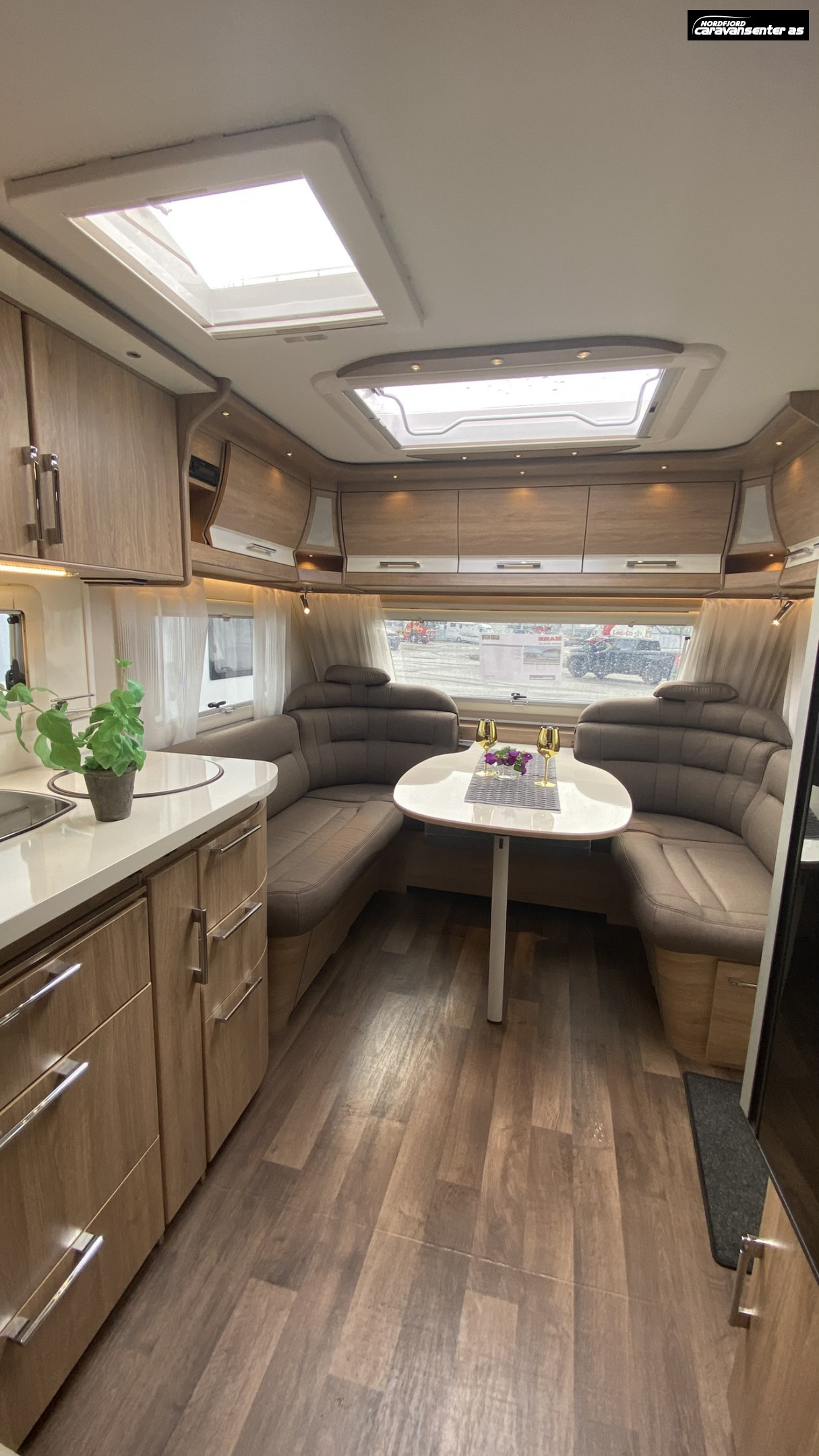 KABE CLASSIC 470 XL KS, med Posemarkise, mover og sykkelstativ - KABE