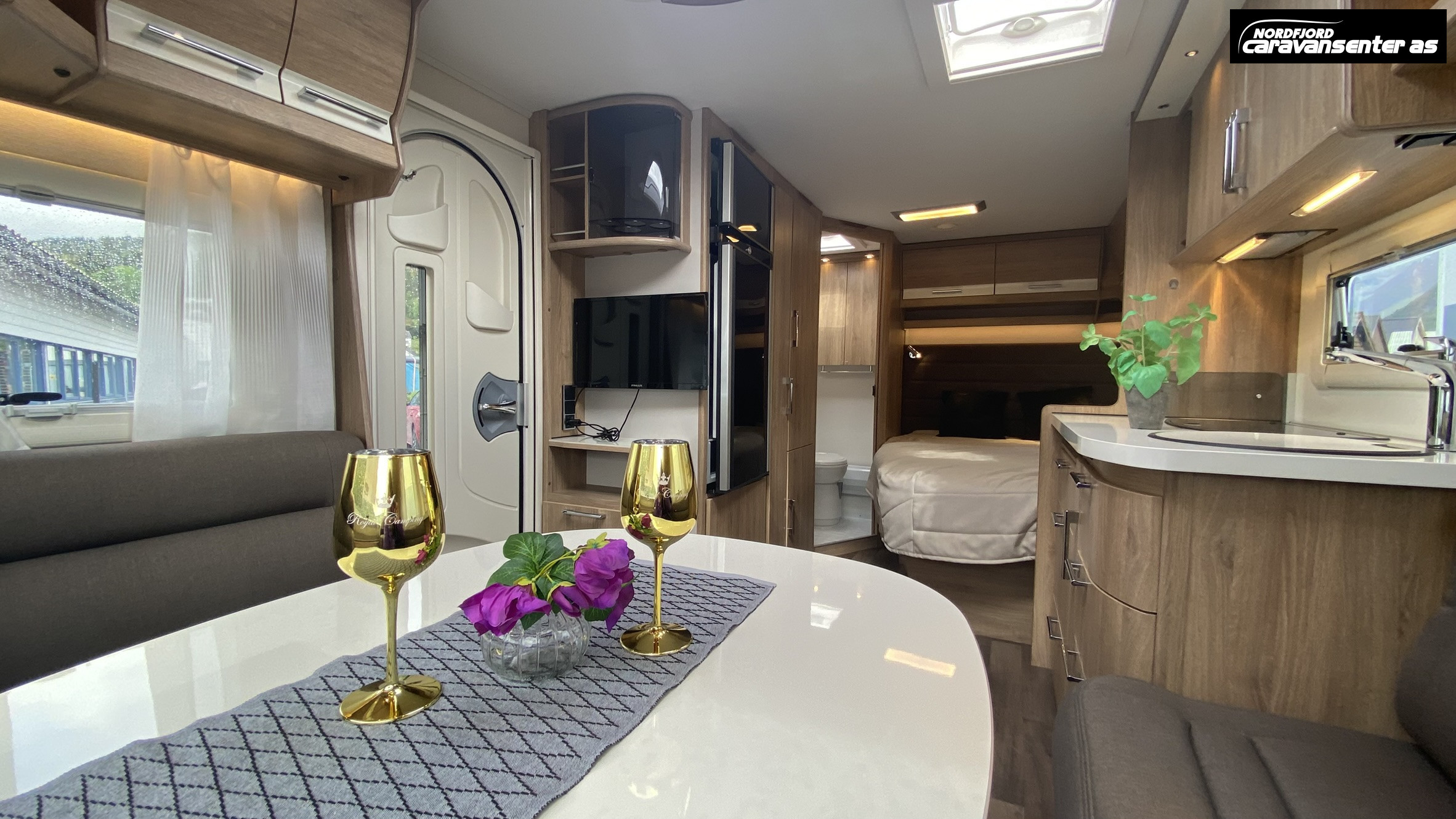 KABE CLASSIC 470 XL KS, med Posemarkise, mover og sykkelstativ - KABE