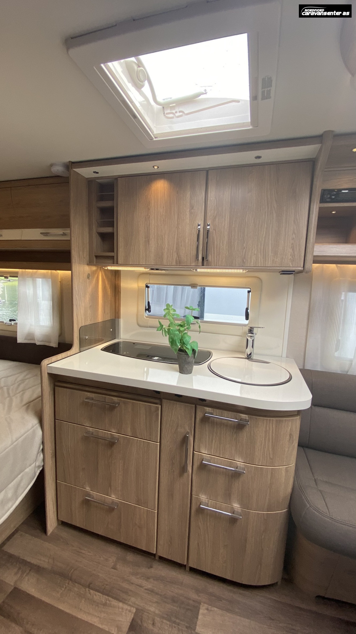 KABE CLASSIC 470 XL KS, med Posemarkise, mover og sykkelstativ - KABE
