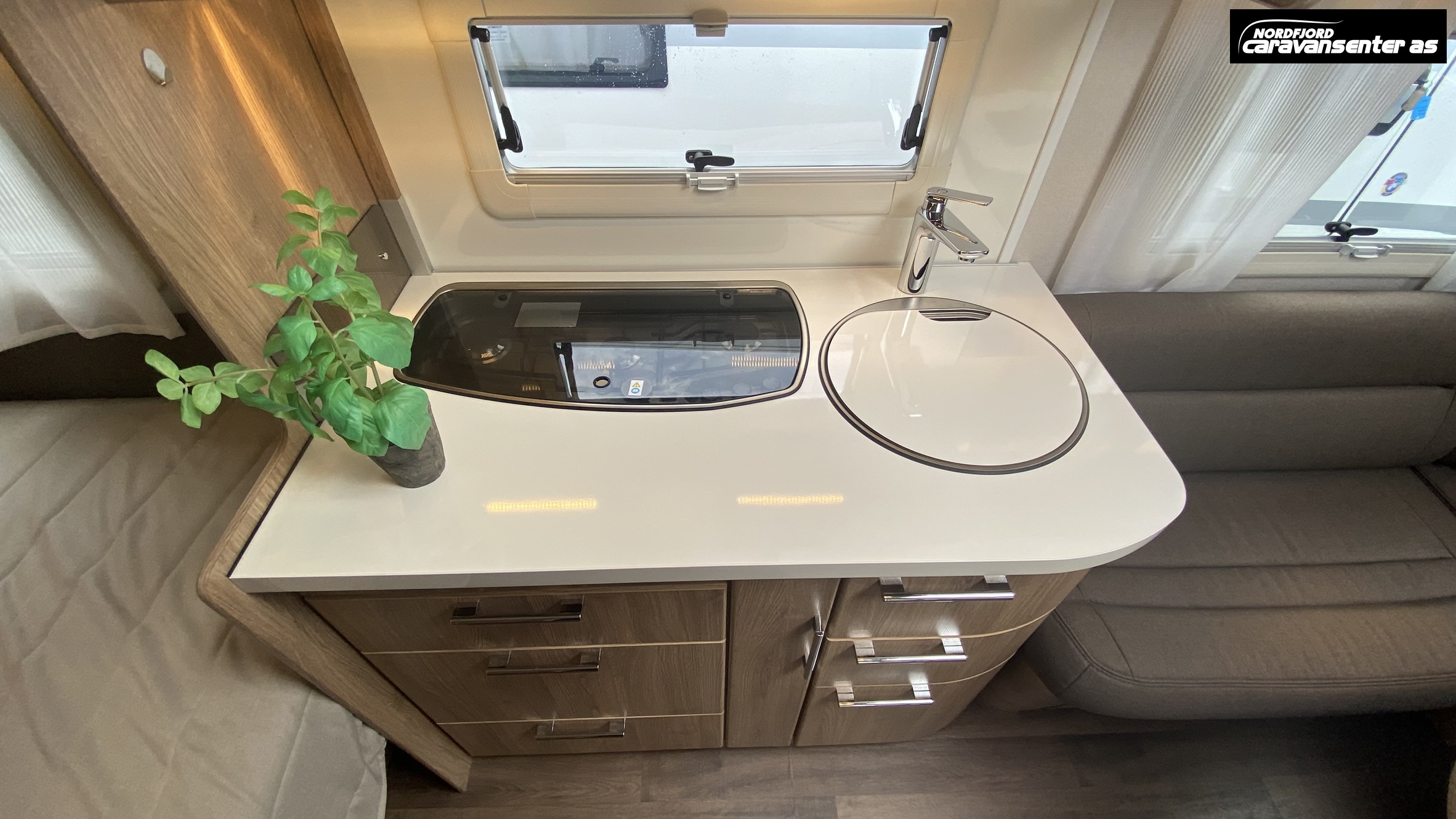 KABE CLASSIC 470 XL KS, med Posemarkise, mover og sykkelstativ - KABE