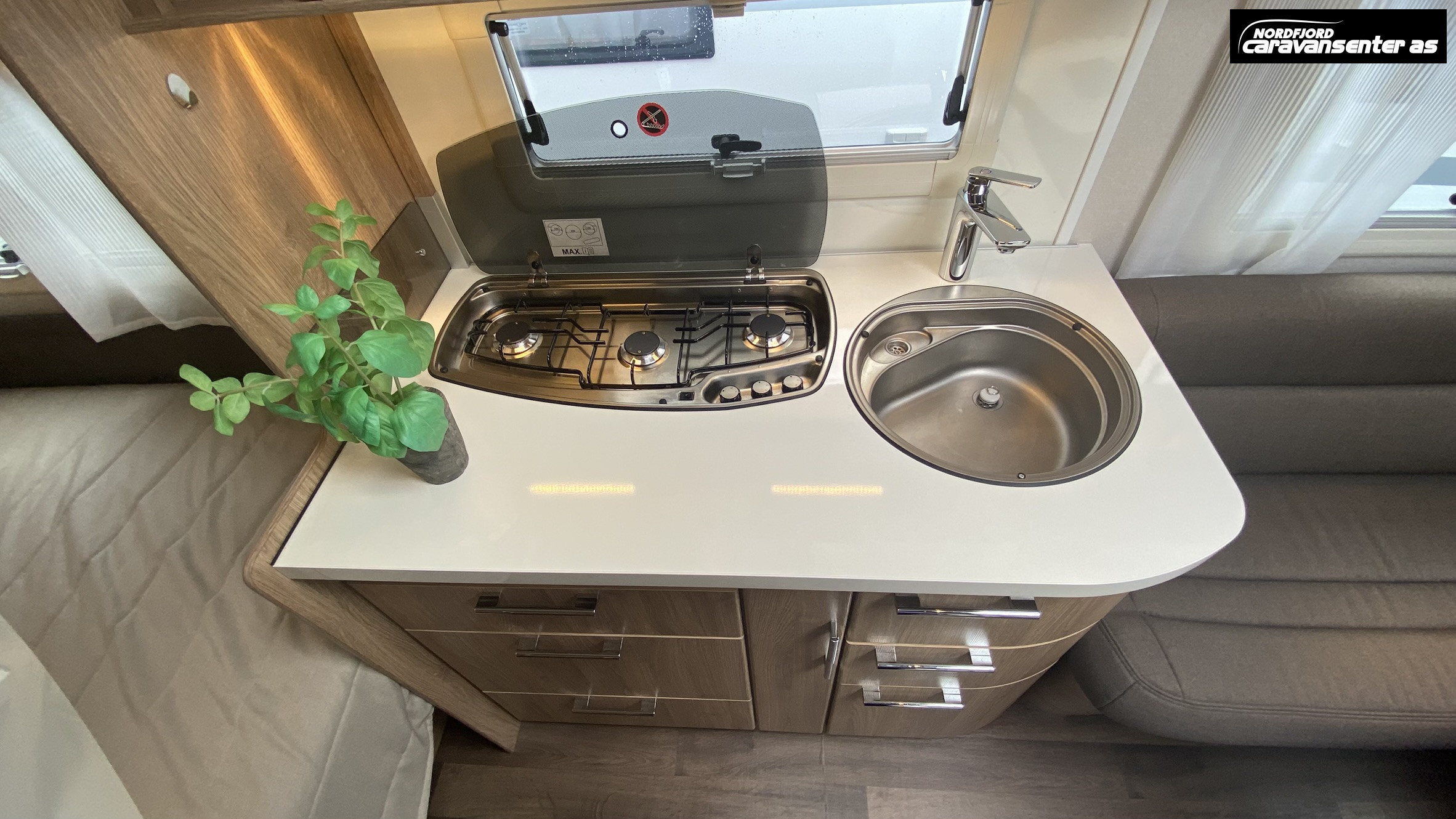 KABE CLASSIC 470 XL KS, med Posemarkise, mover og sykkelstativ - KABE