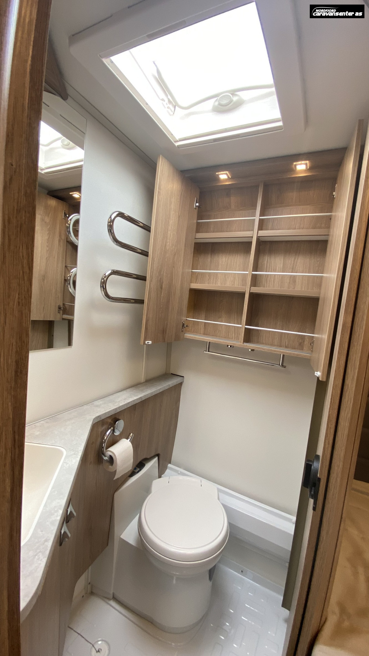 KABE CLASSIC 470 XL KS, med Posemarkise, mover og sykkelstativ - KABE