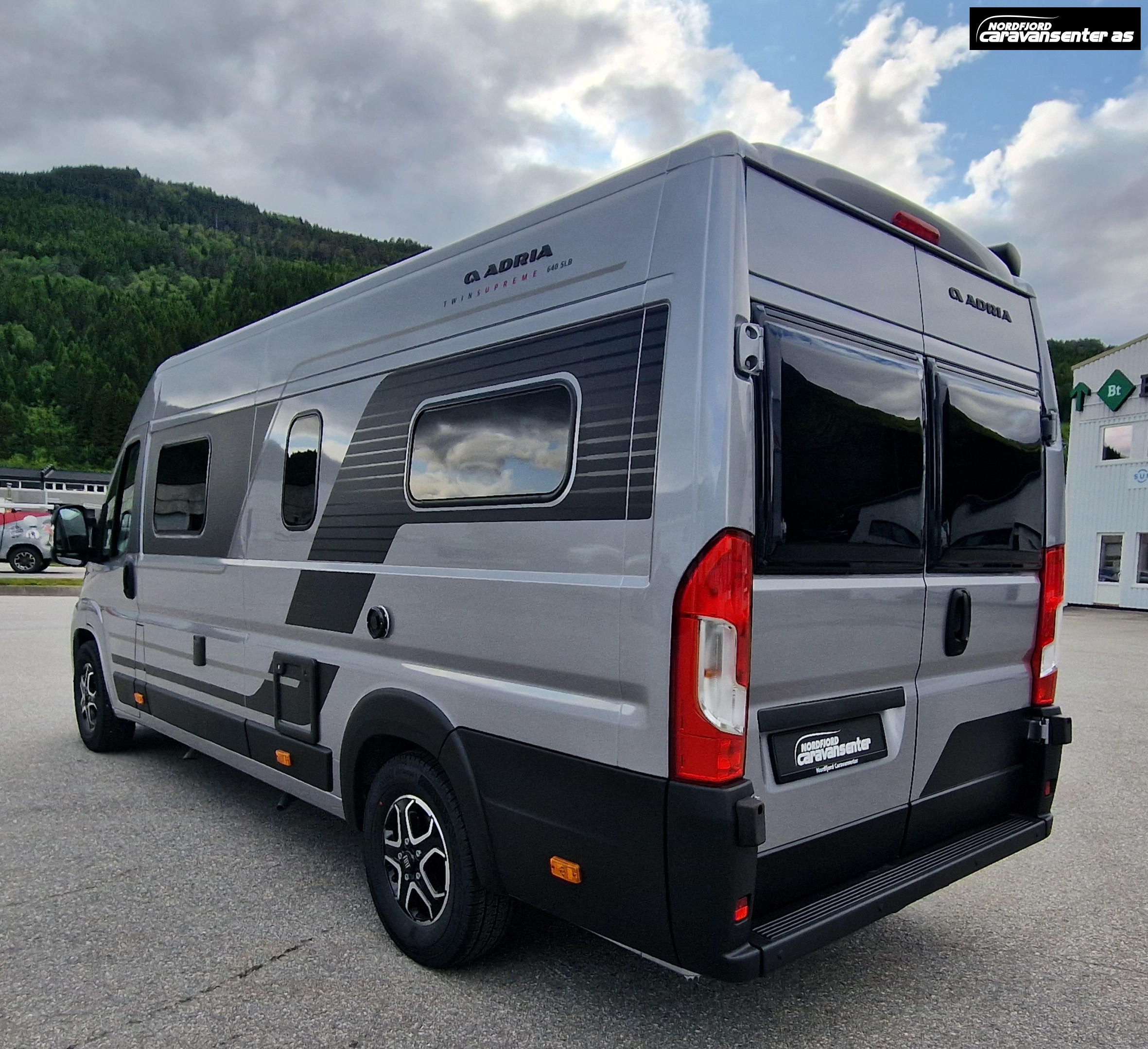 Adria TWIN SUPREME 640 SLB - Fiat MultiJet3 140HP (103kW) 35L - Adria