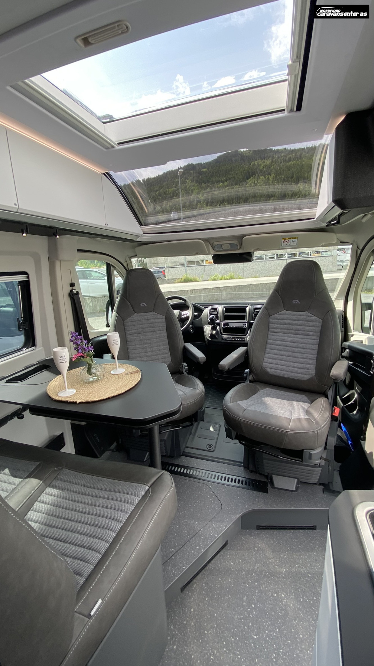 Adria TWIN SUPREME 640 SLB - Fiat MultiJet3 140HP (103kW) 35L - Adria
