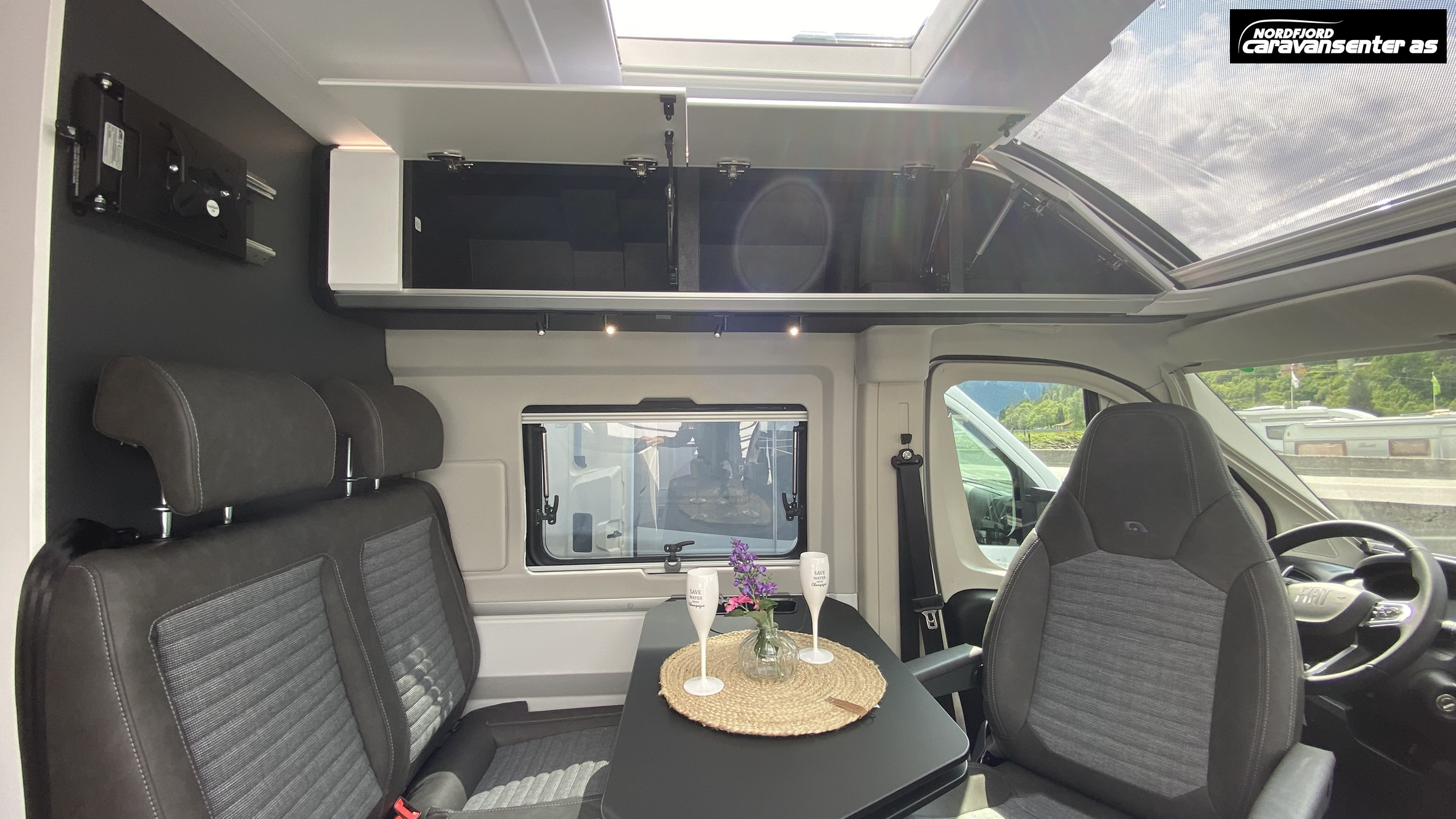 Adria TWIN SUPREME 640 SLB - Fiat MultiJet3 140HP (103kW) 35L - Adria