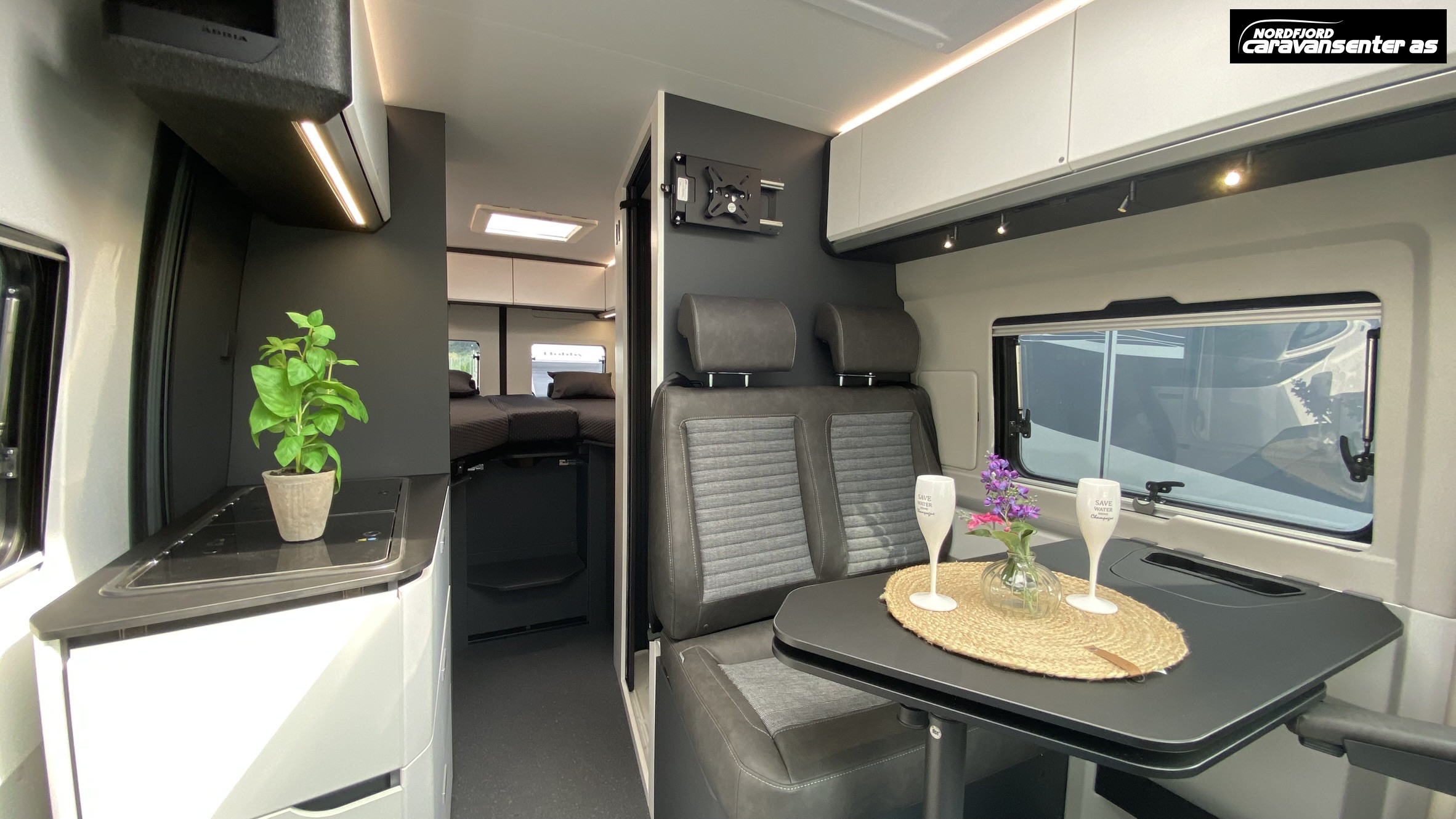 Adria TWIN SUPREME 640 SLB - Fiat MultiJet3 140HP (103kW) 35L - Adria