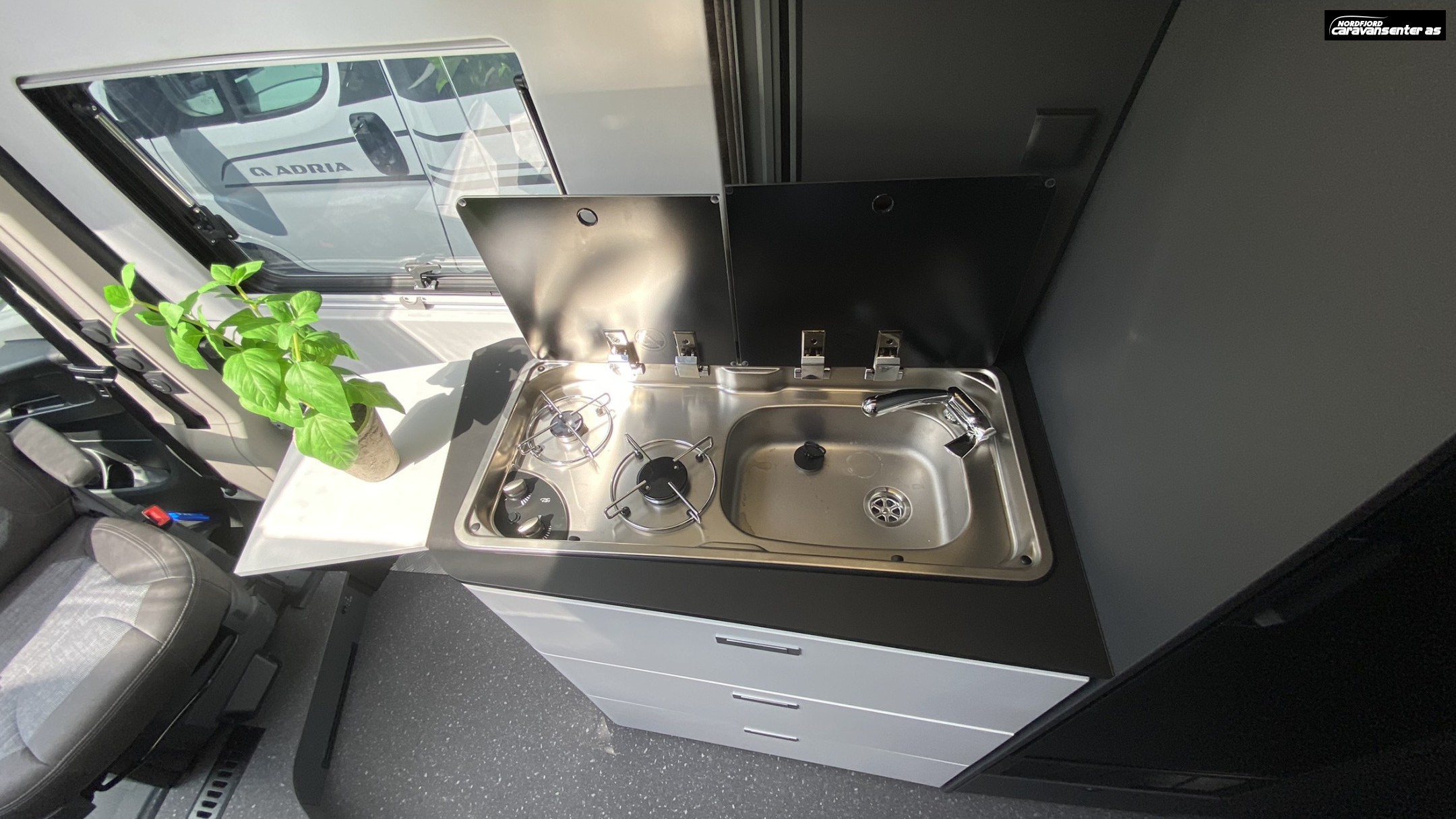 Adria TWIN SUPREME 640 SLB - Fiat MultiJet3 140HP (103kW) 35L - Adria