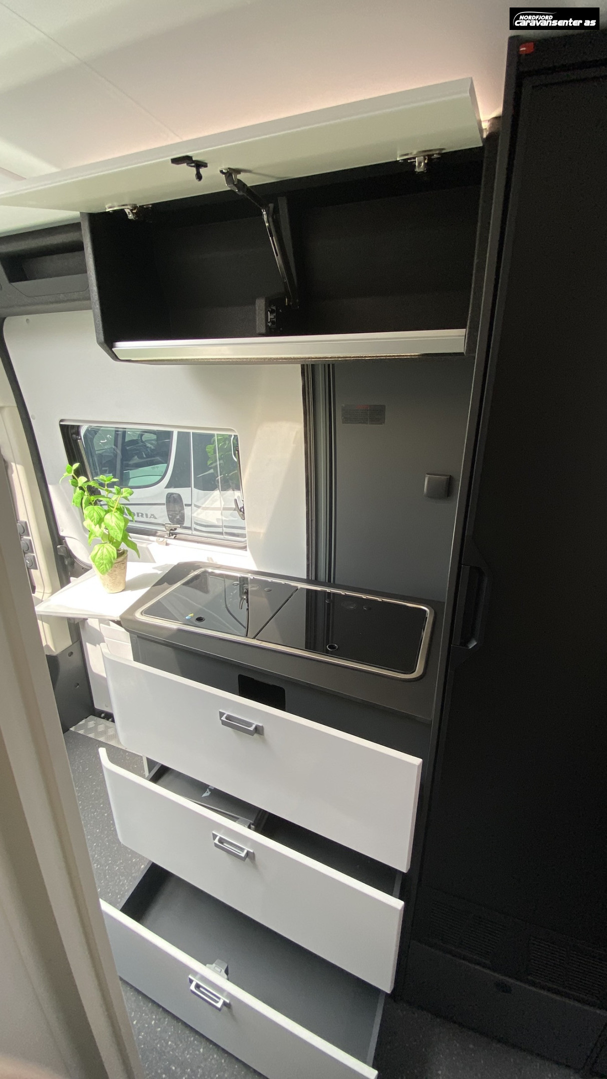 Adria TWIN SUPREME 640 SLB - Fiat MultiJet3 140HP (103kW) 35L - Adria