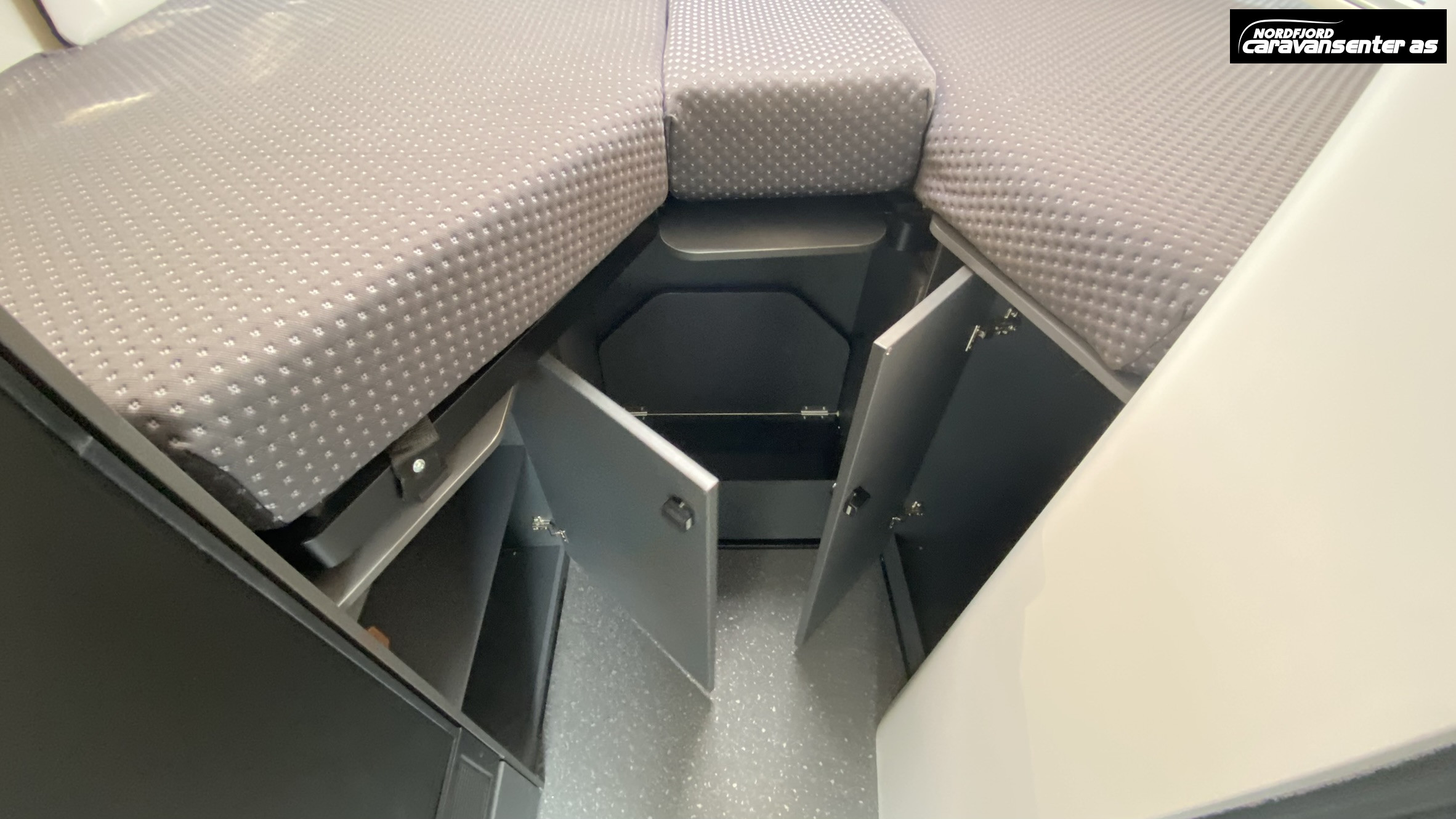 Adria TWIN SUPREME 640 SLB - Fiat MultiJet3 140HP (103kW) 35L - Adria