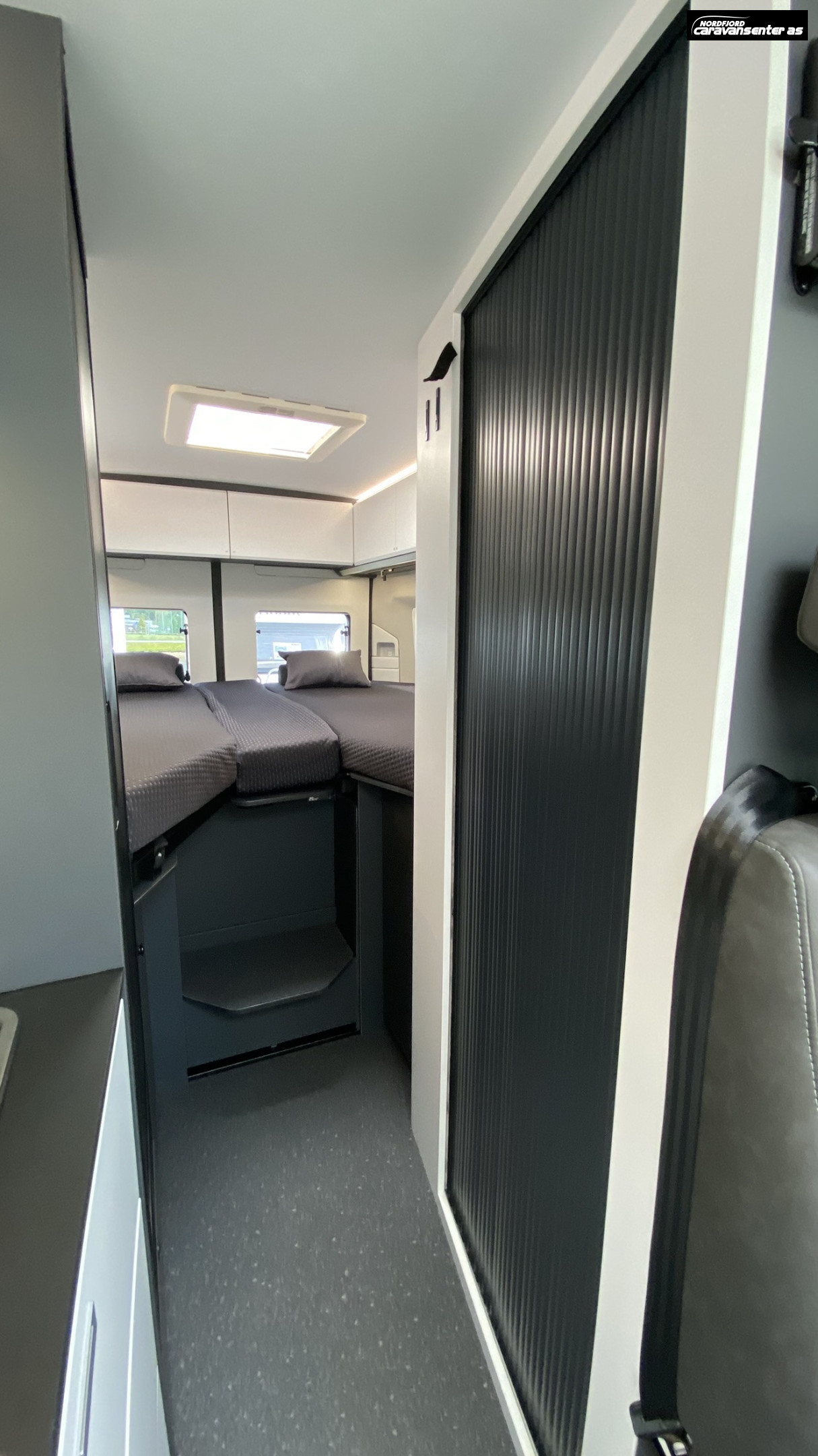 Adria TWIN SUPREME 640 SLB - Fiat MultiJet3 140HP (103kW) 35L - Adria