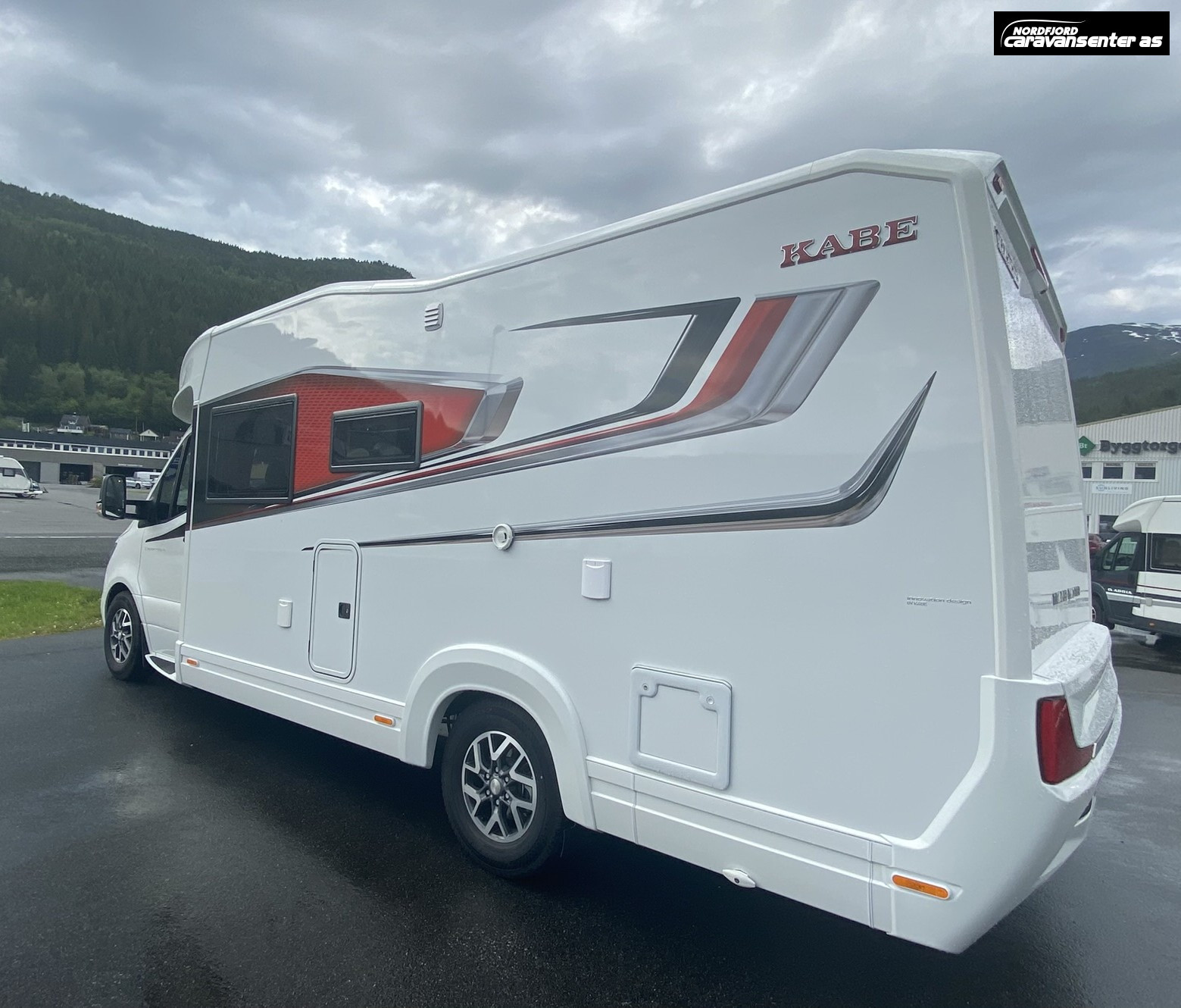 KABE TRAVEL MASTER NOVUM N750 LXL 3500 KG MED ROYALPAKKE - KABE
