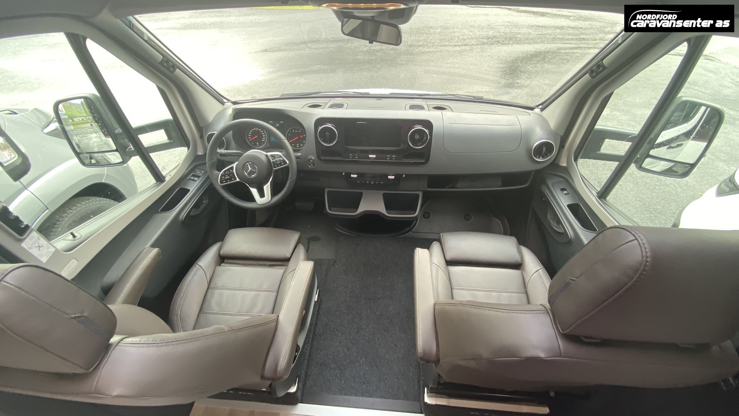 KABE TRAVEL MASTER NOVUM N750 LXL 3500 KG MED ROYALPAKKE - KABE