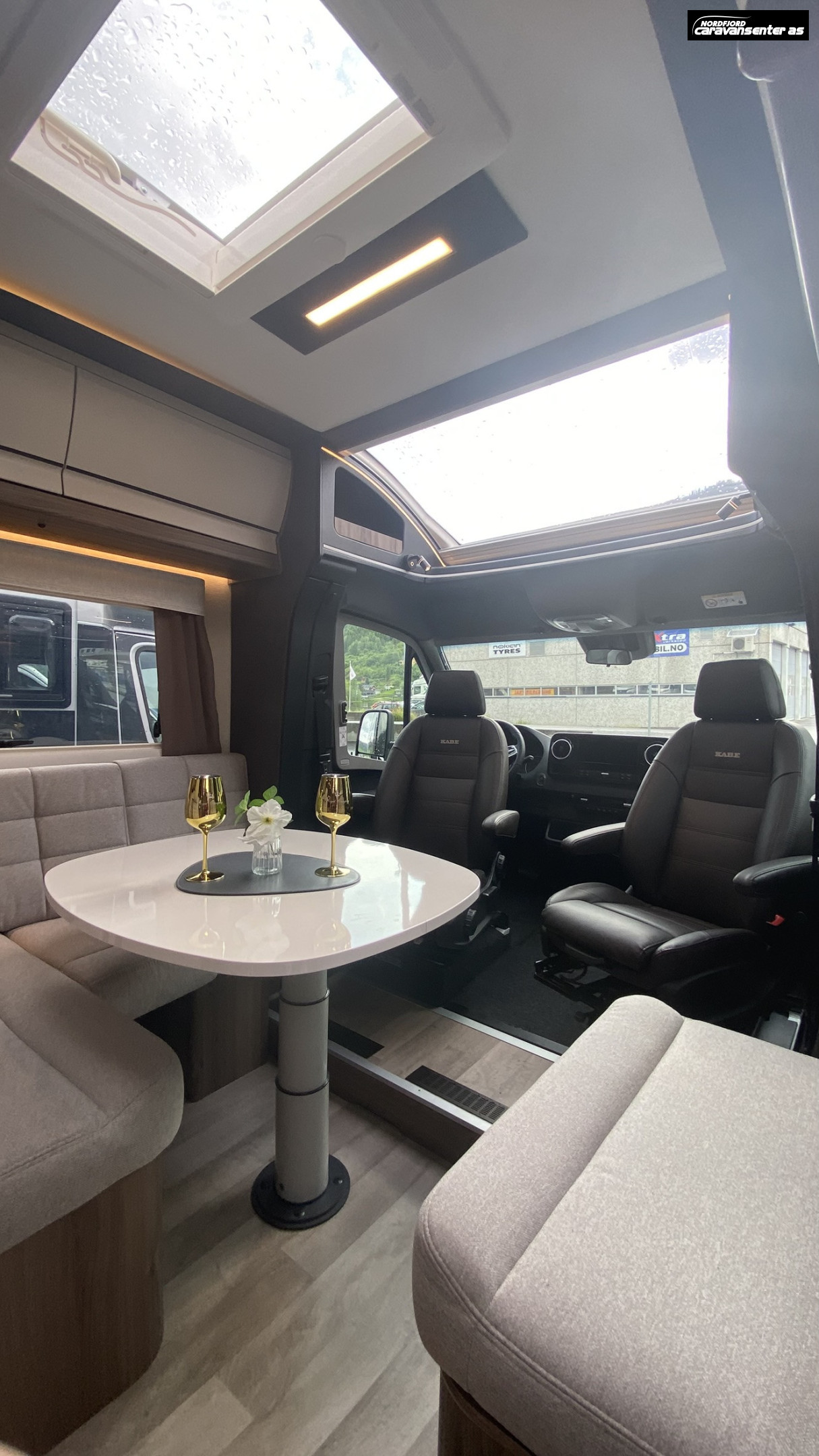KABE TRAVEL MASTER NOVUM N750 LXL 3500 KG MED ROYALPAKKE - KABE