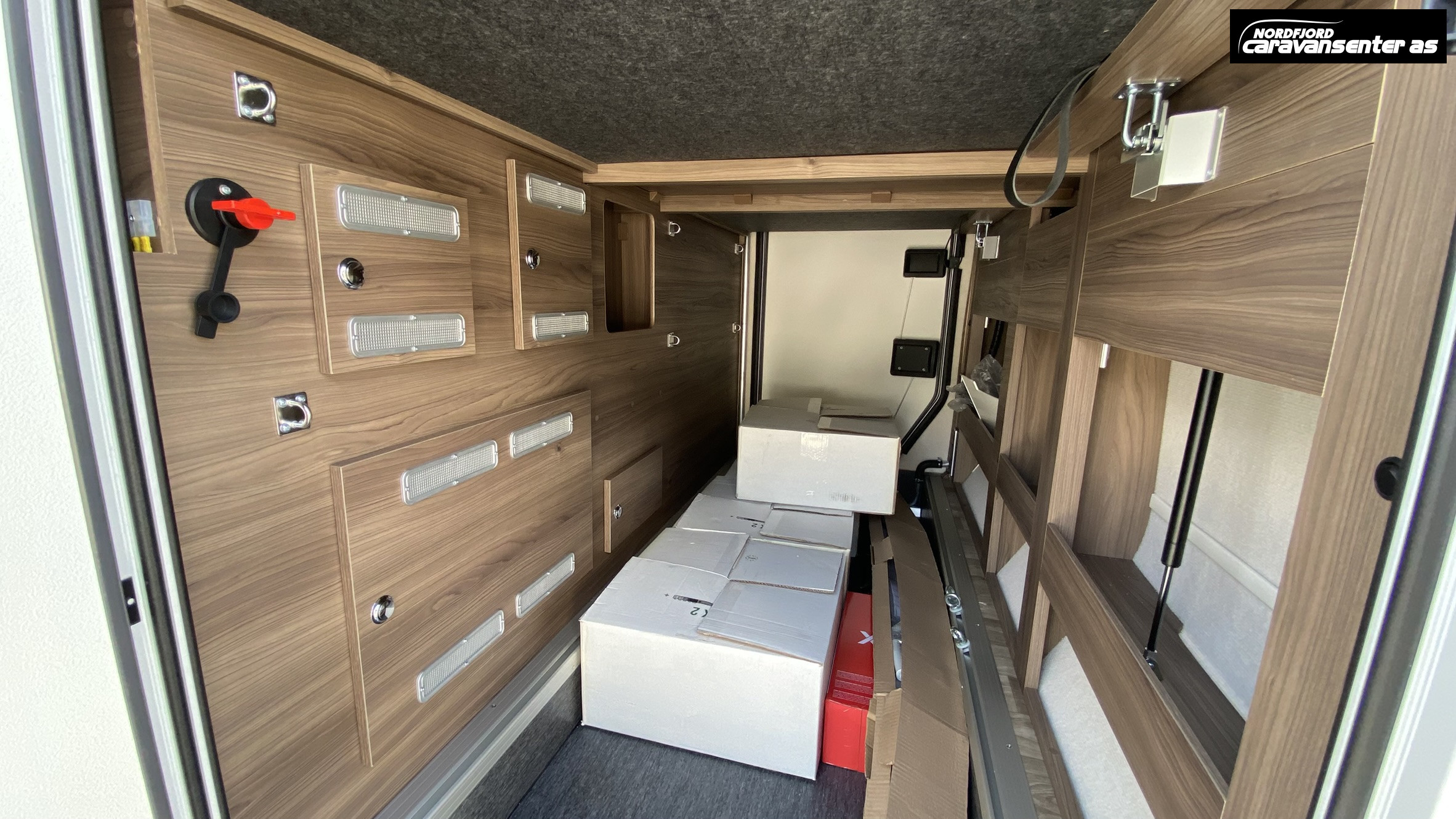 KABE TRAVEL MASTER COMPACT N720 LGB 3500 KG MED ROYALPAKKE - KABE