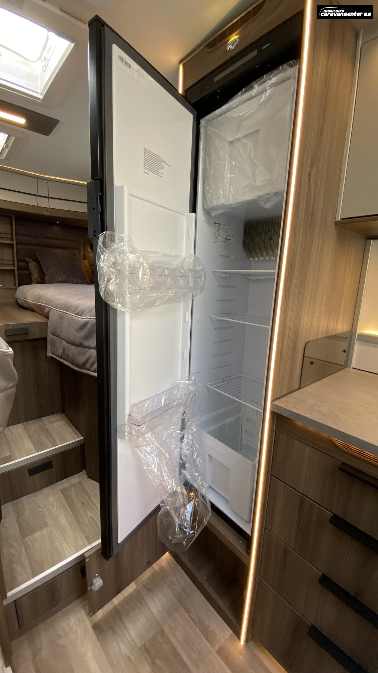KABE TRAVEL MASTER COMPACT N720 LGB 3500 KG MED ROYALPAKKE - KABE