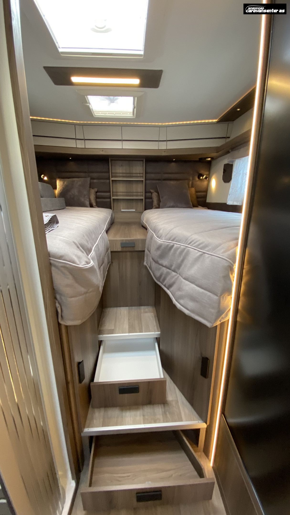 KABE TRAVEL MASTER COMPACT N720 LGB 3500 KG MED ROYALPAKKE - KABE