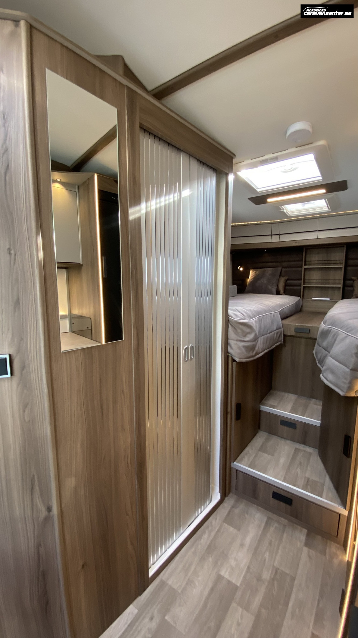 KABE TRAVEL MASTER COMPACT N720 LGB 3500 KG MED ROYALPAKKE - KABE