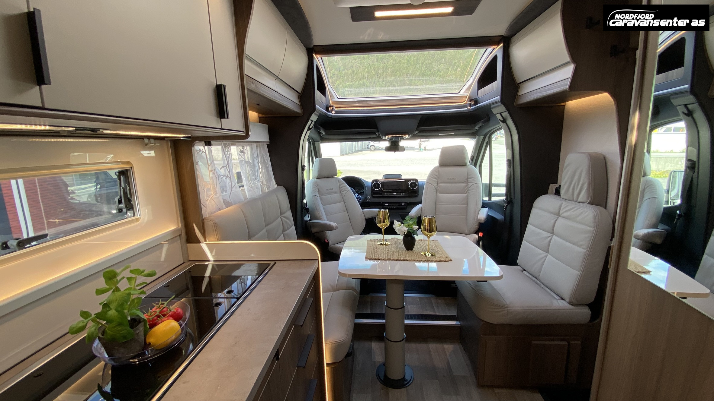 KABE TRAVEL MASTER COMPACT N720 LGB 3500 KG MED ROYALPAKKE - KABE