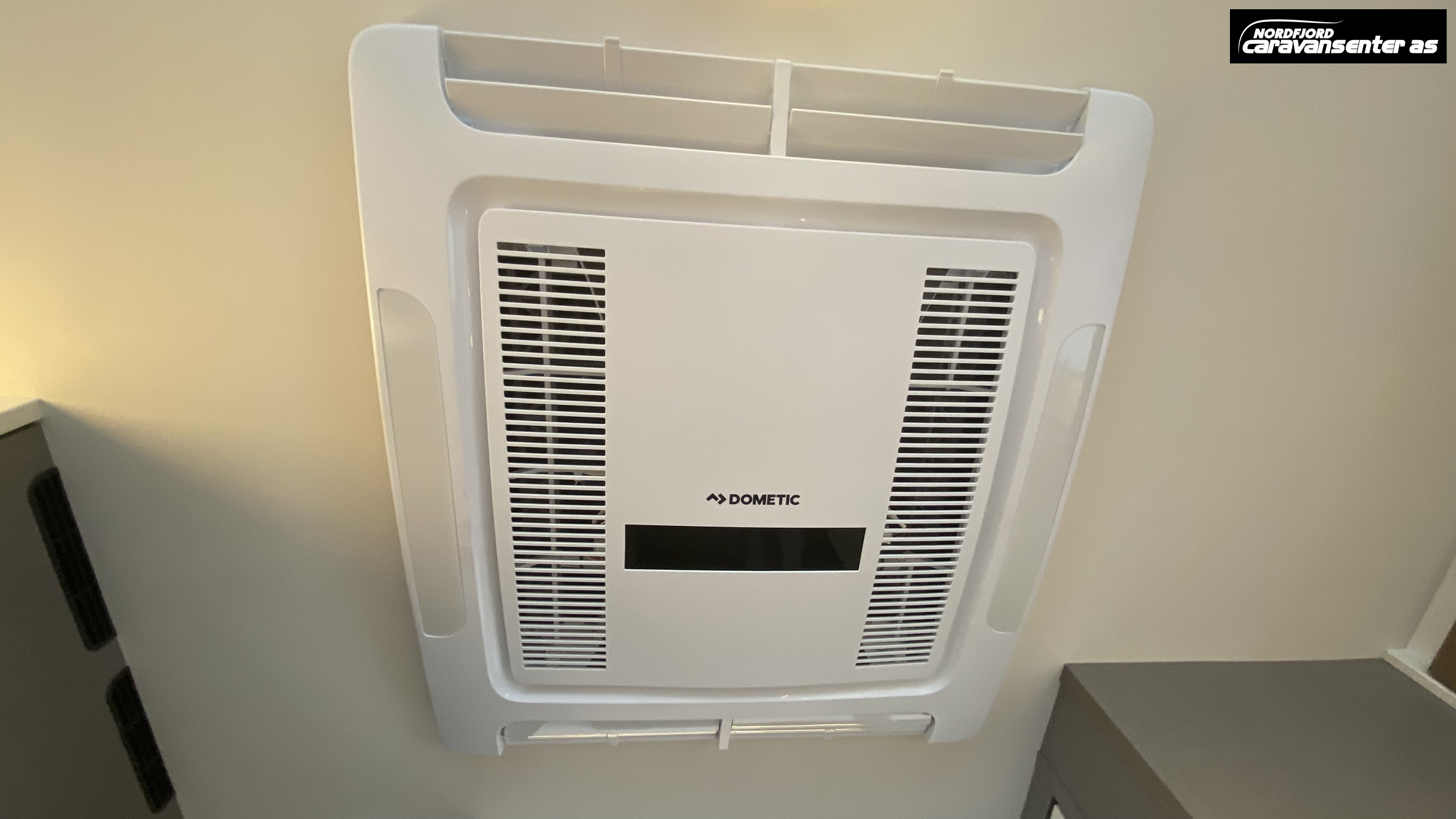 Etrusco I7400 SBC Fullspekka med utstyr: Hydrauliske støttebein, aircondition, solcelle og litiumbatteri. - Etrusco
