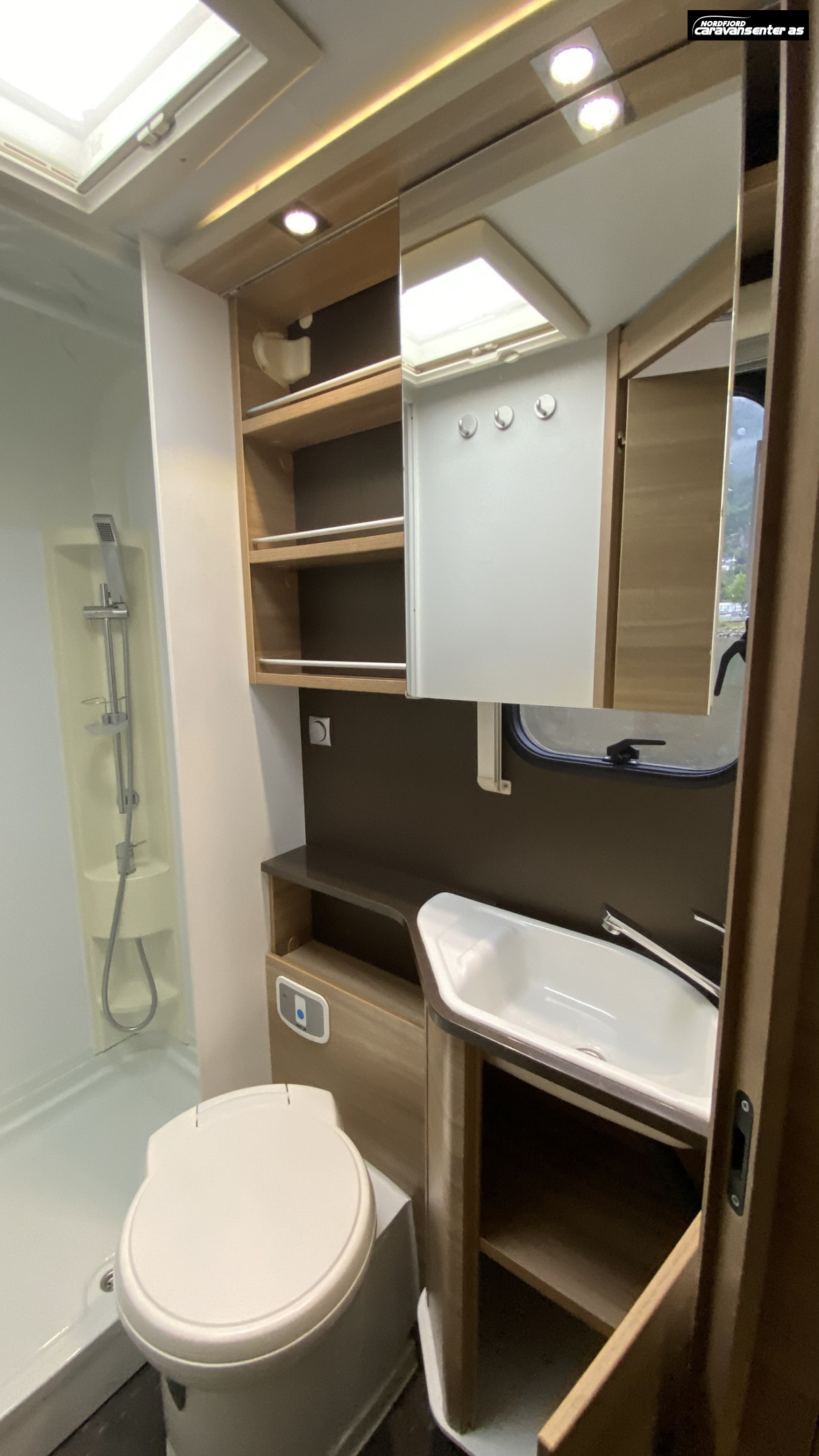 Adria Coral Axess S 650 SF - Adria