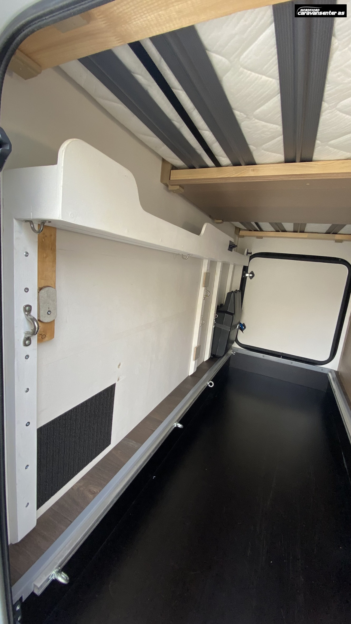 Carado V337, 3500 kg. Kan kjøres på B-sertifikat. - Carado