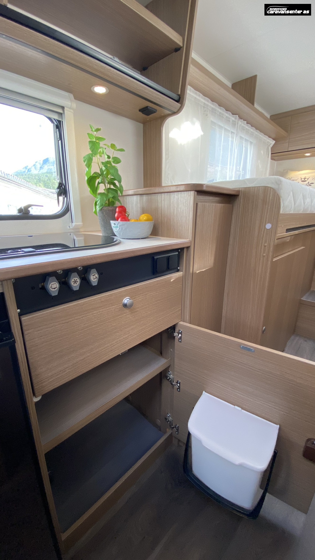 Carado V337, 3500 kg. Kan kjøres på B-sertifikat. - Carado