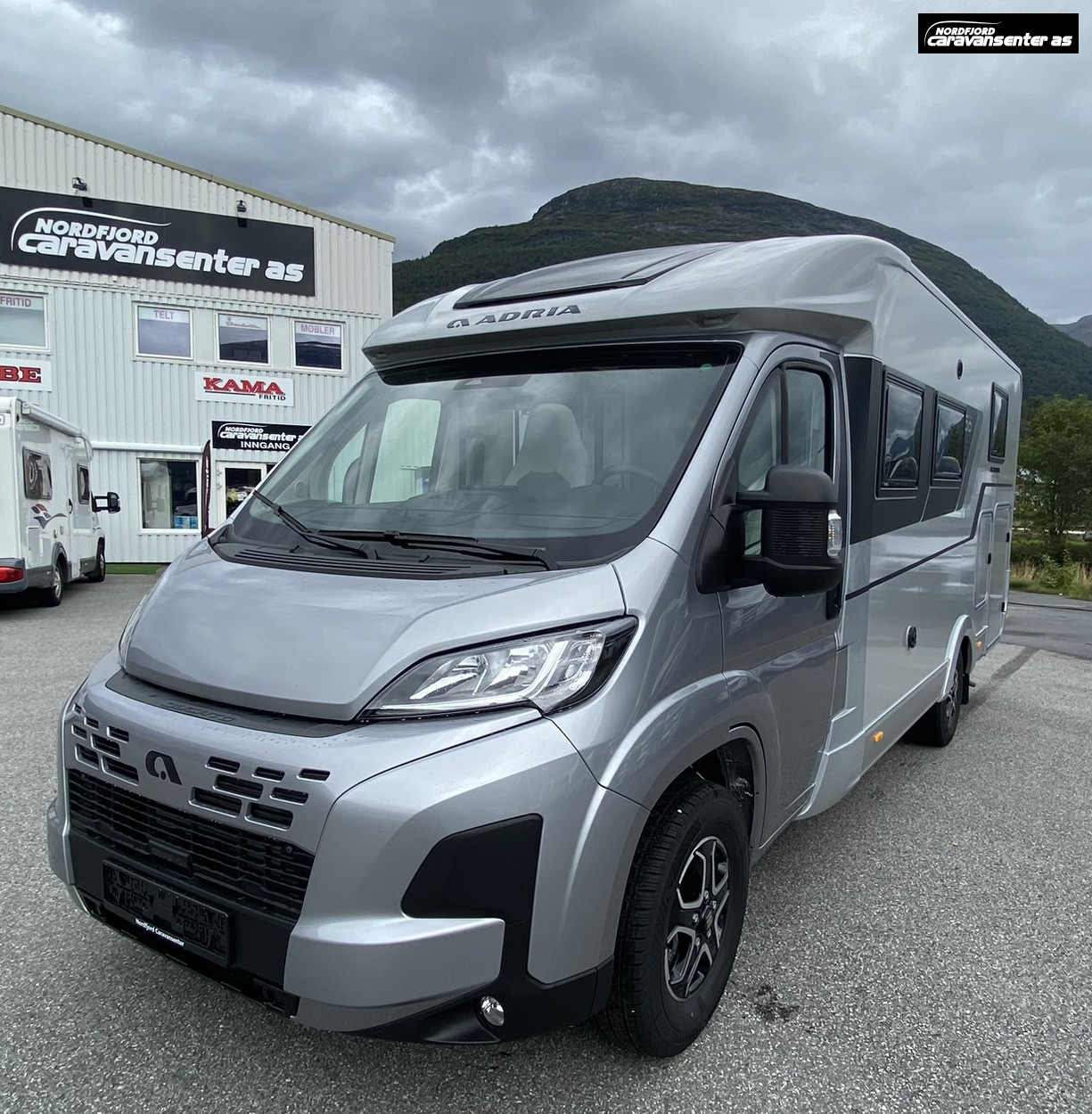 Adria COMPACT DL 60Y - Fiat MultiJet3 140HP (103kW) 35L - Adria