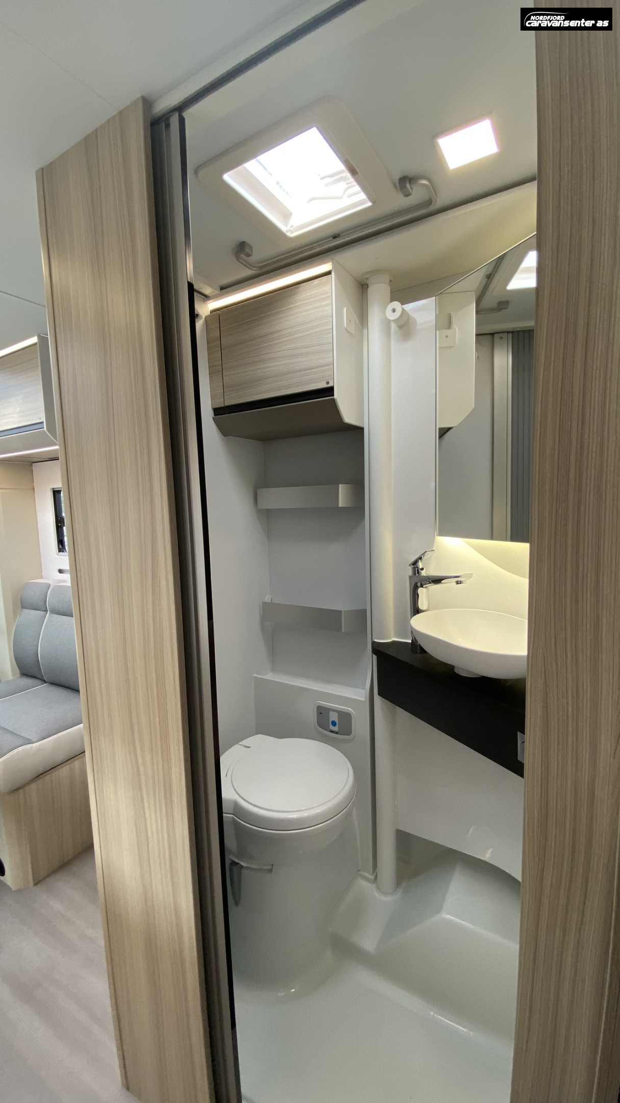 Adria COMPACT DL 60Y - Fiat MultiJet3 140HP (103kW) 35L - Adria