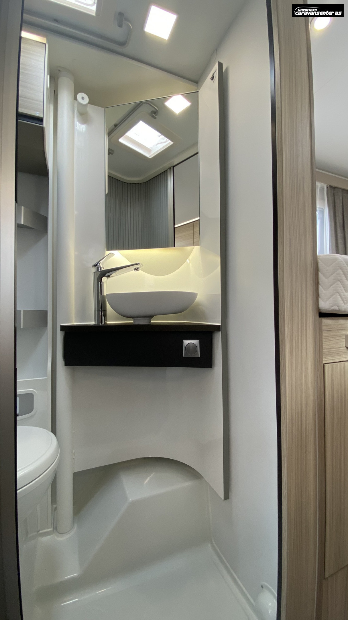 Adria COMPACT DL 60Y - Fiat MultiJet3 140HP (103kW) 35L - Adria