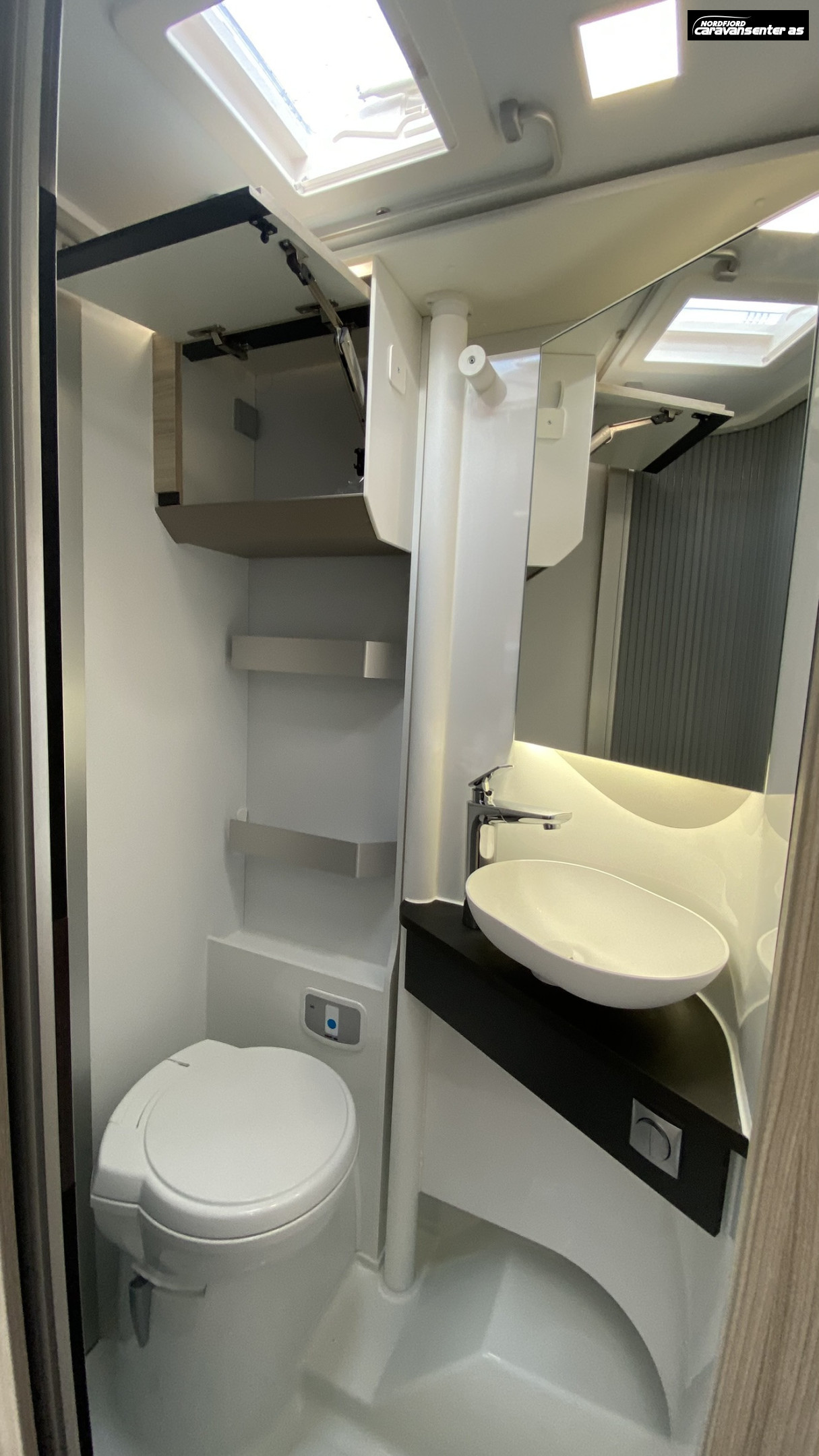 Adria COMPACT DL 60Y - Fiat MultiJet3 140HP (103kW) 35L - Adria