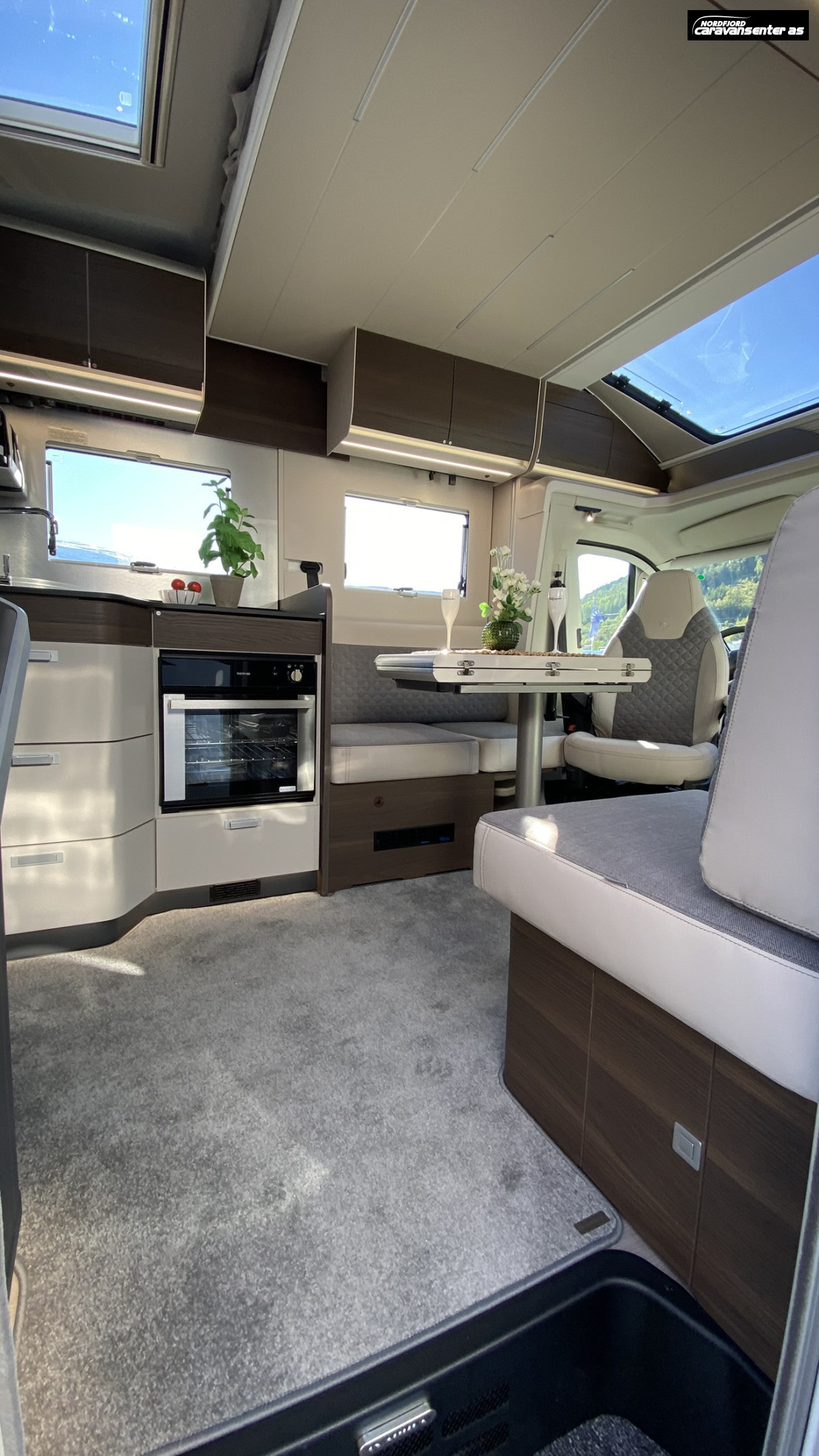 Adria MATRIX SUPREME 670 DL - Fiat MultiJet3 180HP (131 kW) HD 44H - Adria