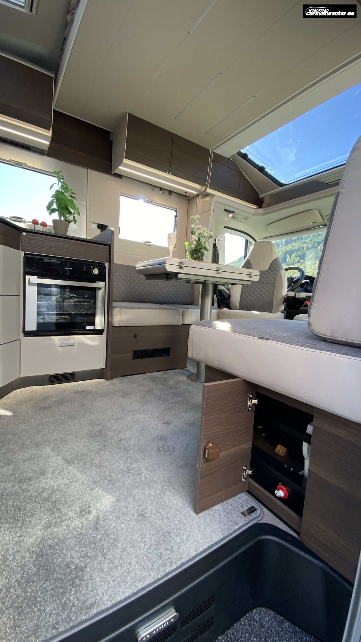 Adria MATRIX SUPREME 670 DL - Fiat MultiJet3 180HP (131 kW) HD 44H - Adria