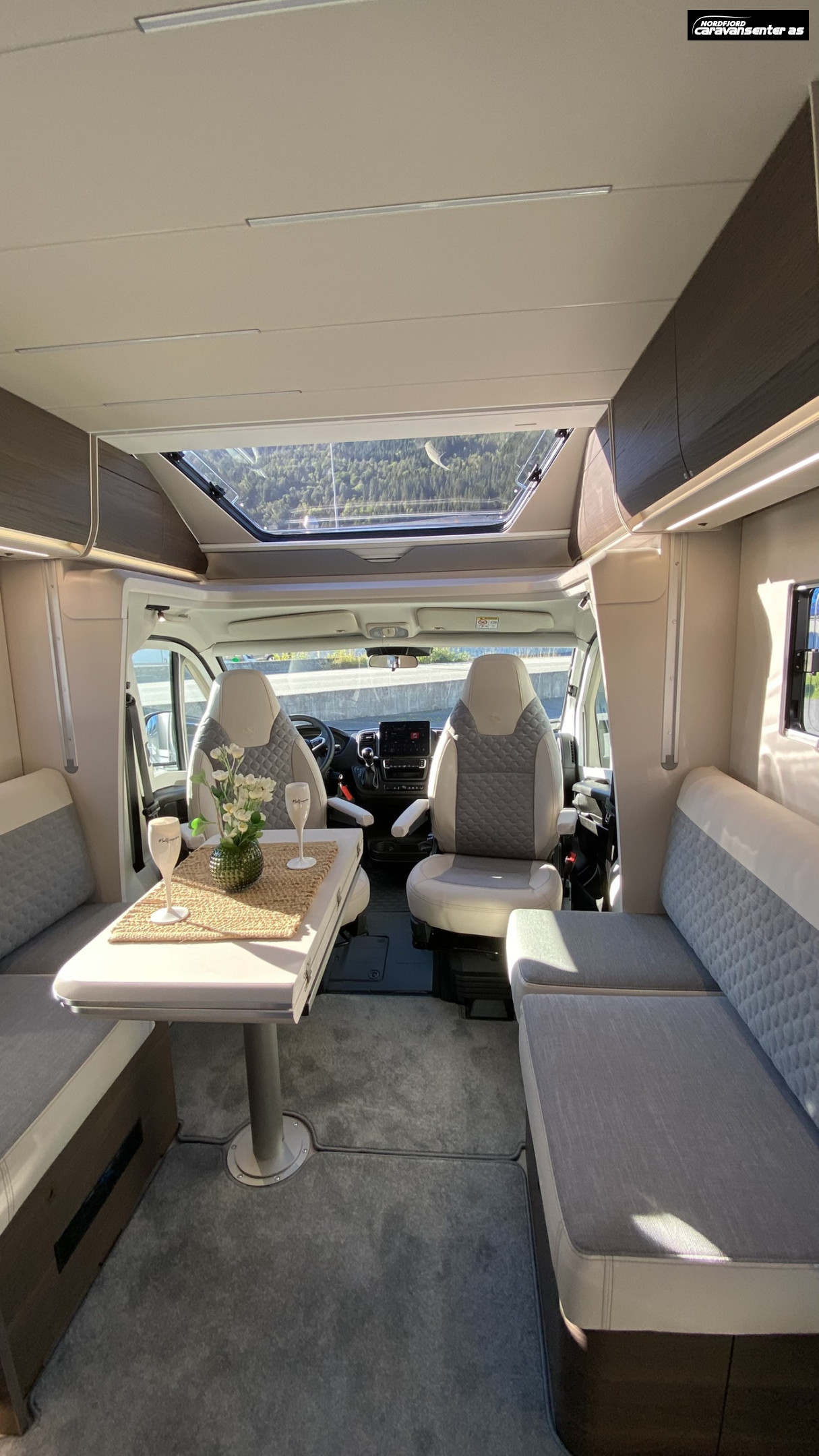 Adria MATRIX SUPREME 670 DL - Fiat MultiJet3 180HP (131 kW) HD 44H - Adria