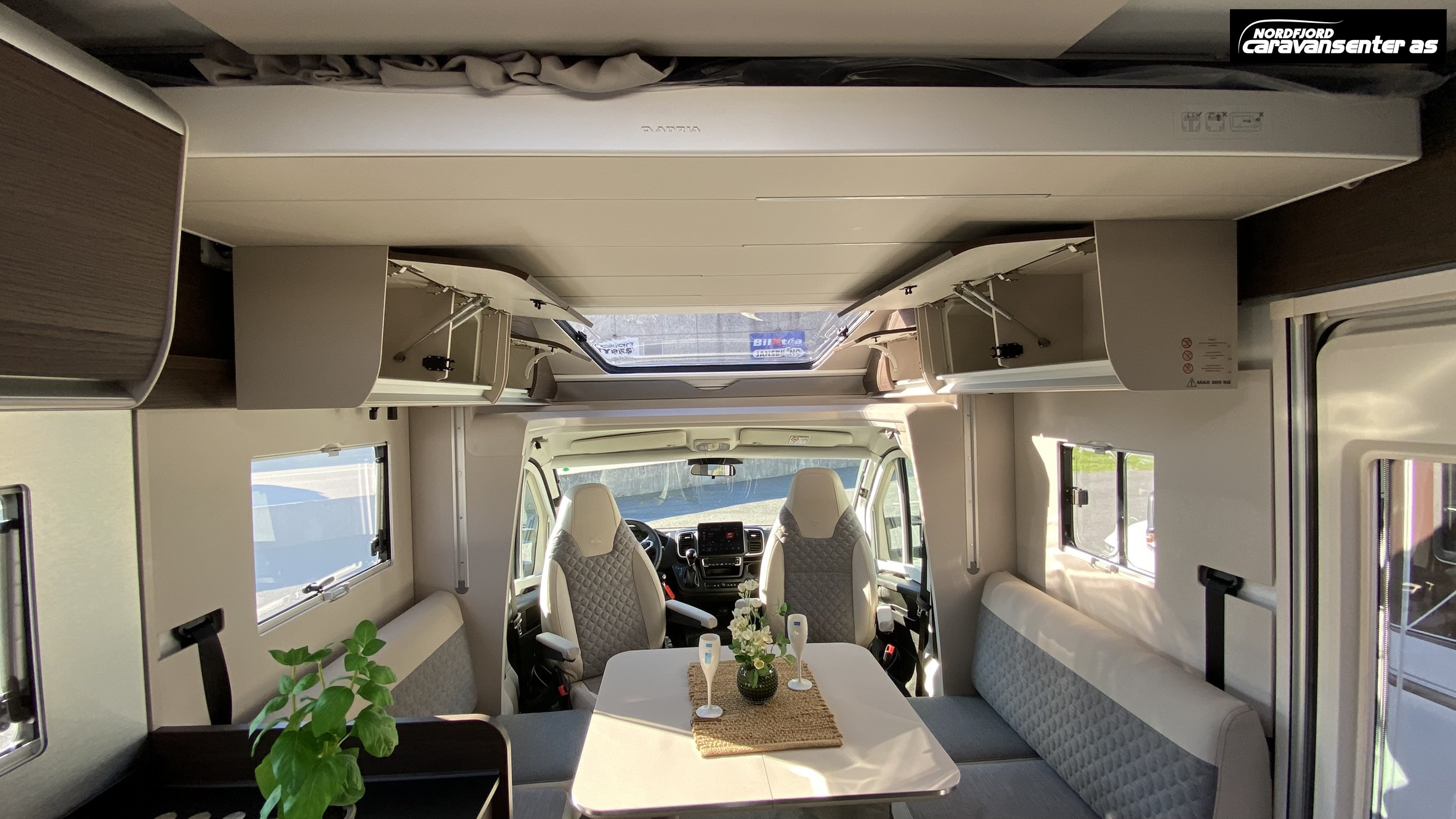 Adria MATRIX SUPREME 670 DL - Fiat MultiJet3 180HP (131 kW) HD 44H - Adria