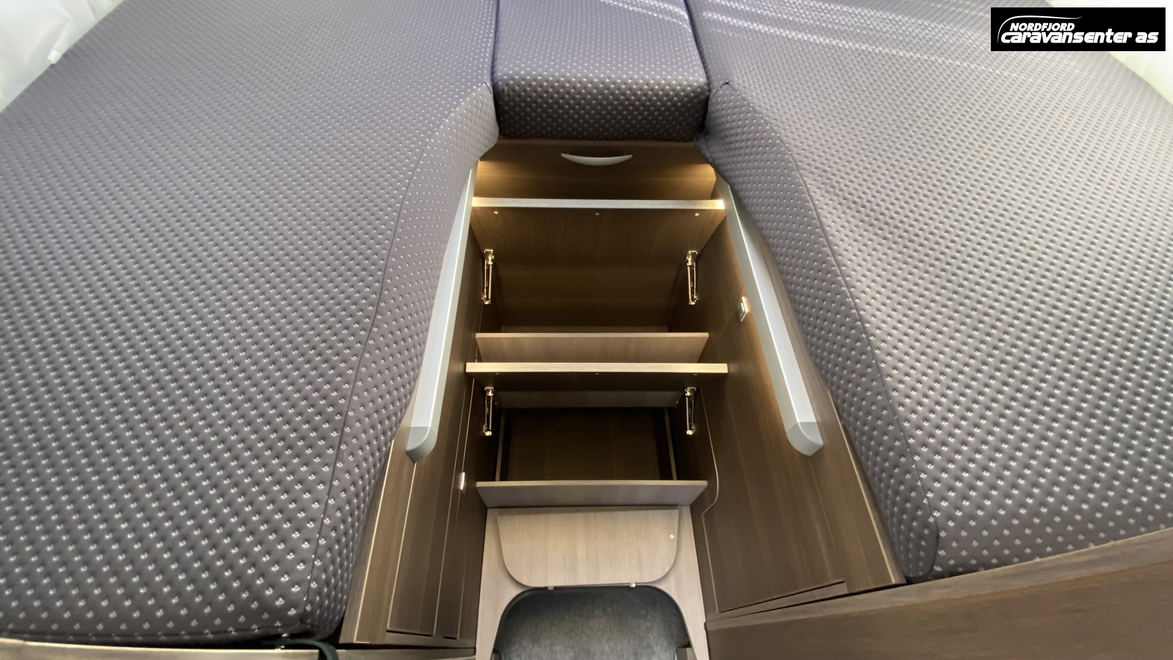 Adria MATRIX SUPREME 670 DL - Fiat MultiJet3 180HP (131 kW) HD 44H - Adria