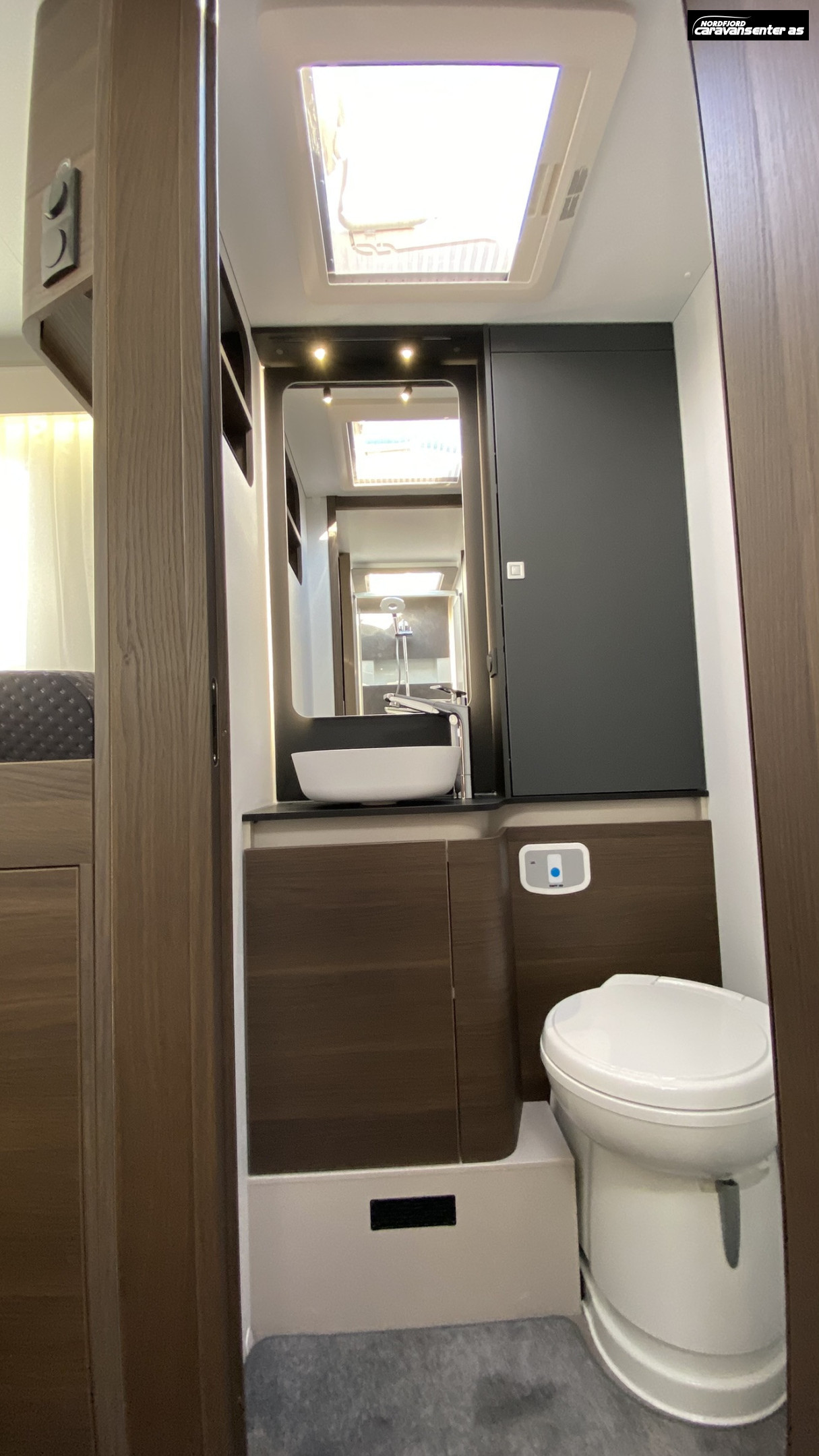 Adria MATRIX SUPREME 670 DL - Fiat MultiJet3 180HP (131 kW) HD 44H - Adria