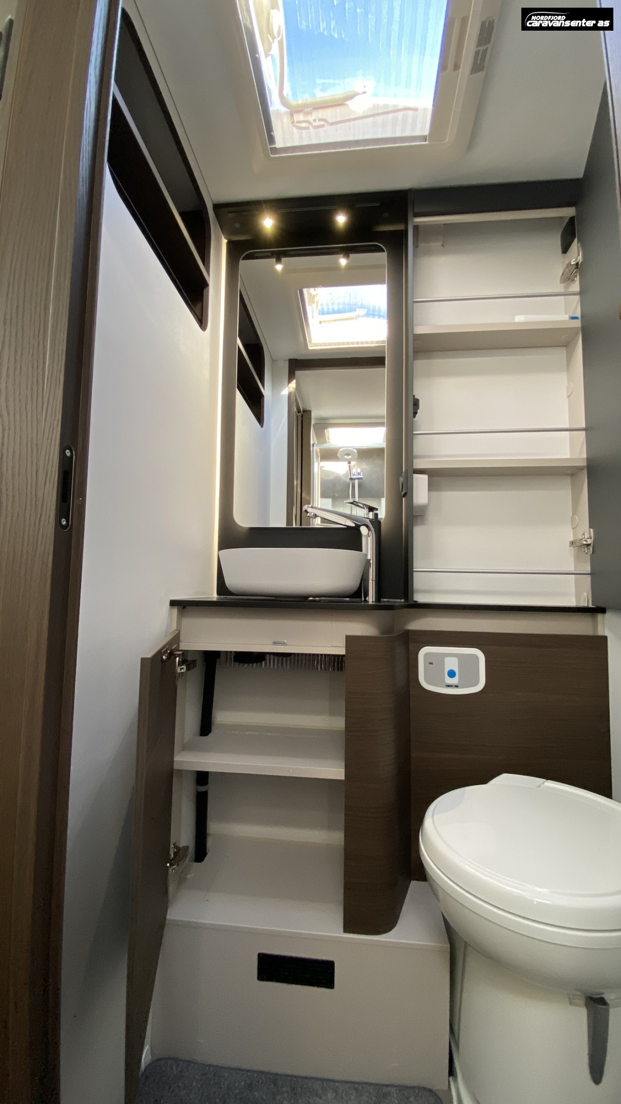 Adria MATRIX SUPREME 670 DL - Fiat MultiJet3 180HP (131 kW) HD 44H - Adria