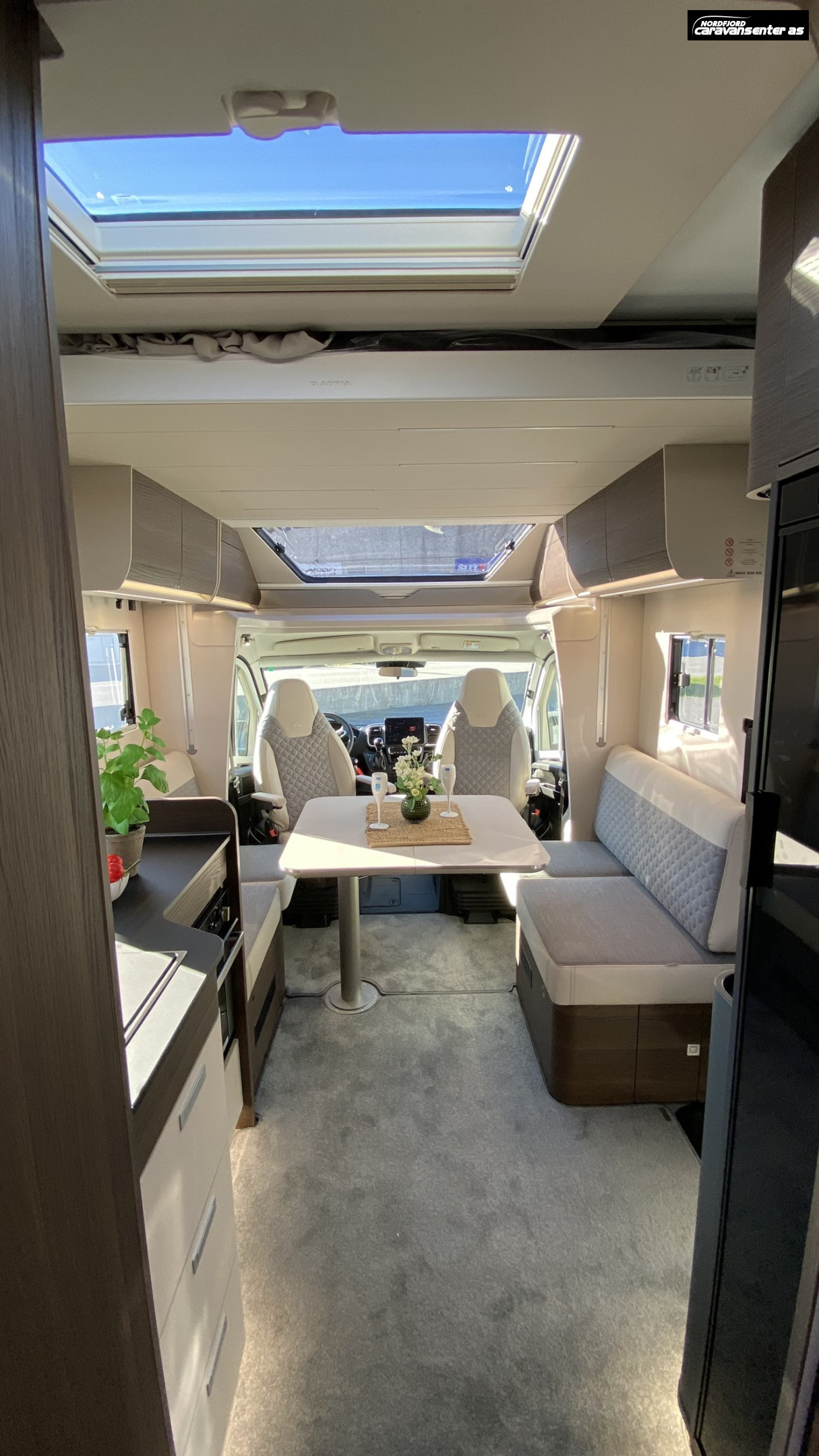 Adria MATRIX SUPREME 670 DL - Fiat MultiJet3 180HP (131 kW) HD 44H - Adria
