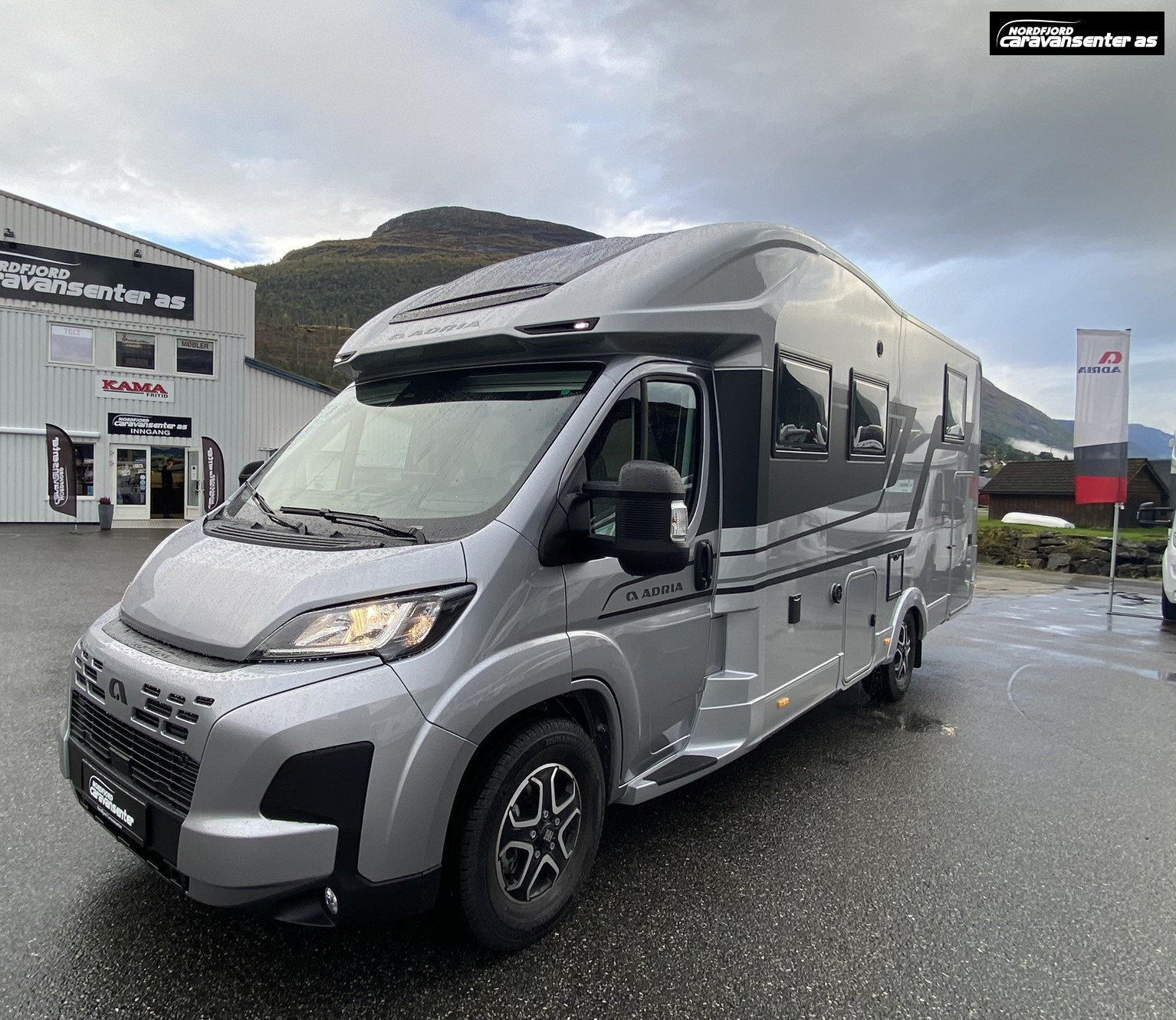 Adria MATRIX SUPREME 670 DL - Fiat MultiJet3 180HP (131 kW) HD 44H - Adria